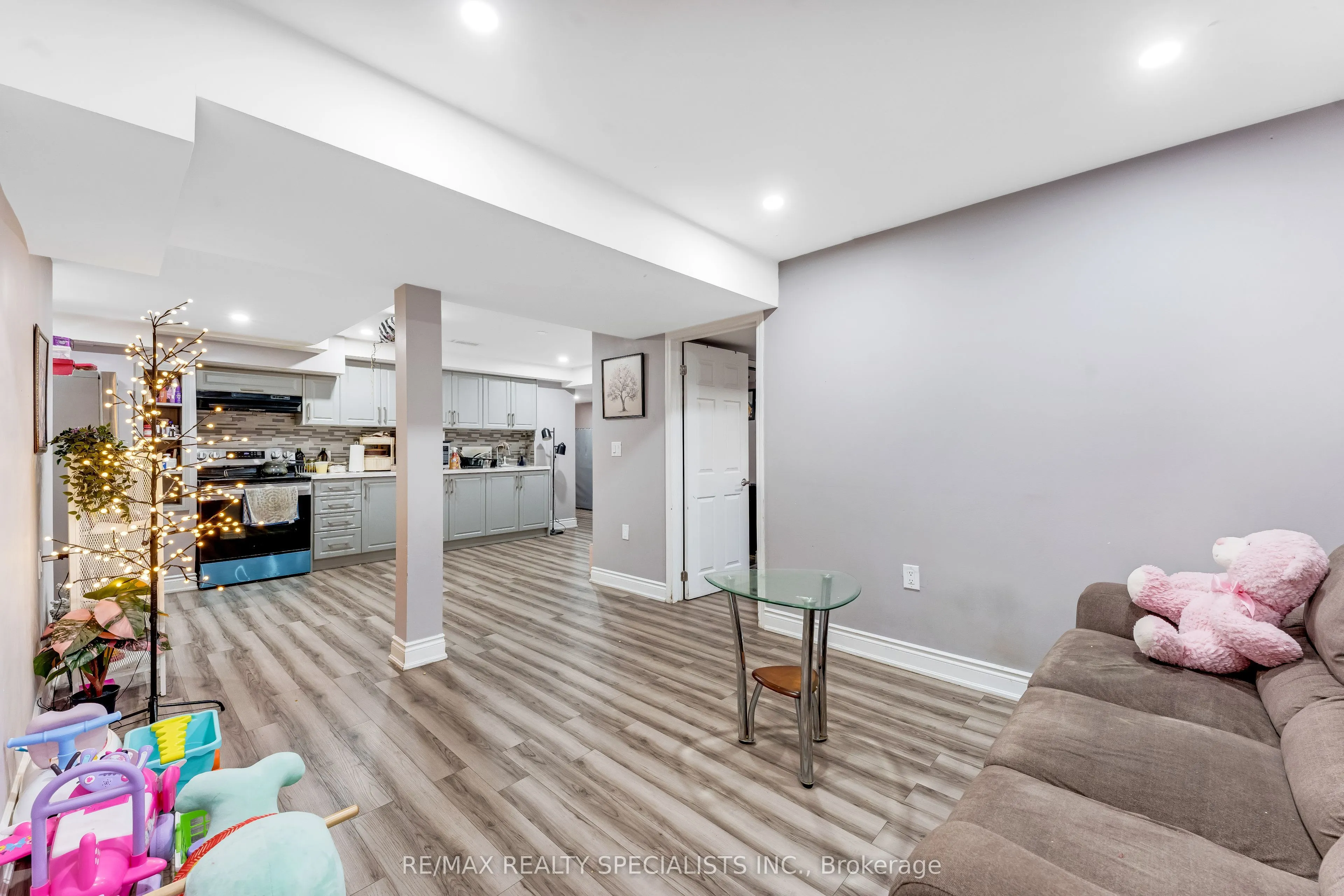 1 Boothill Drive