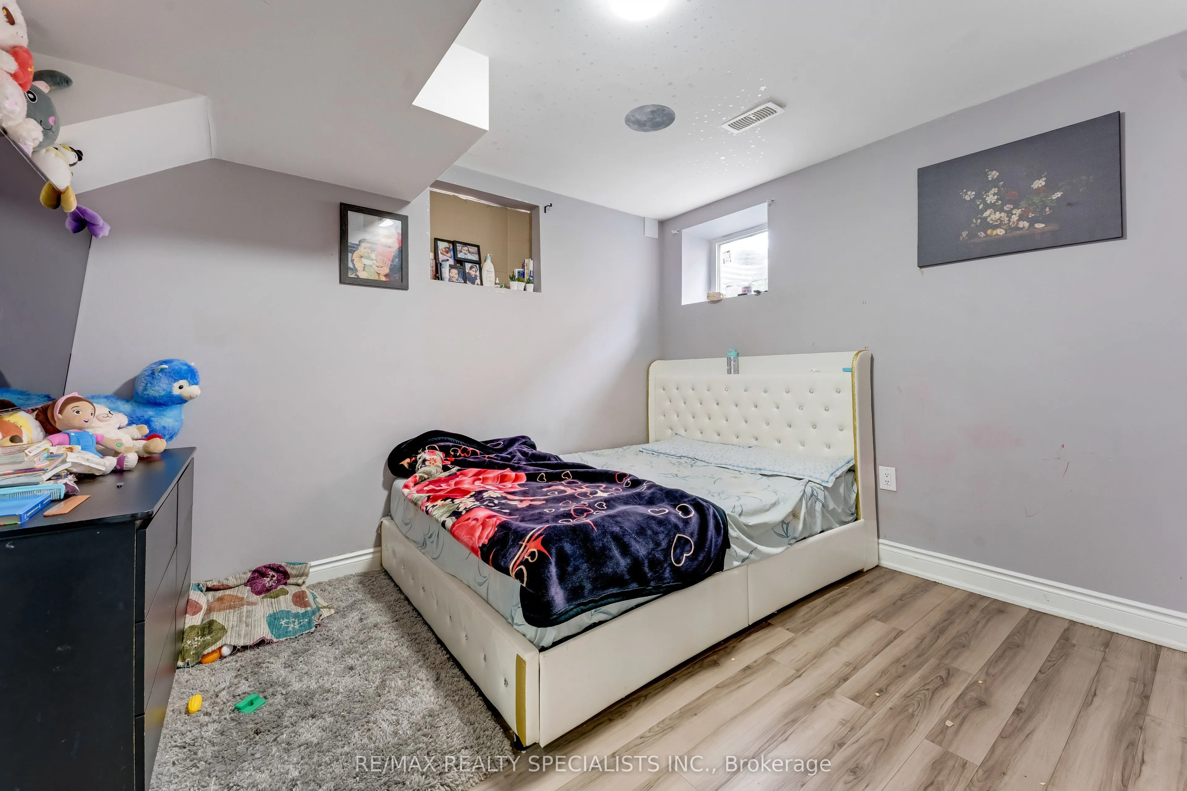 1 Boothill Drive