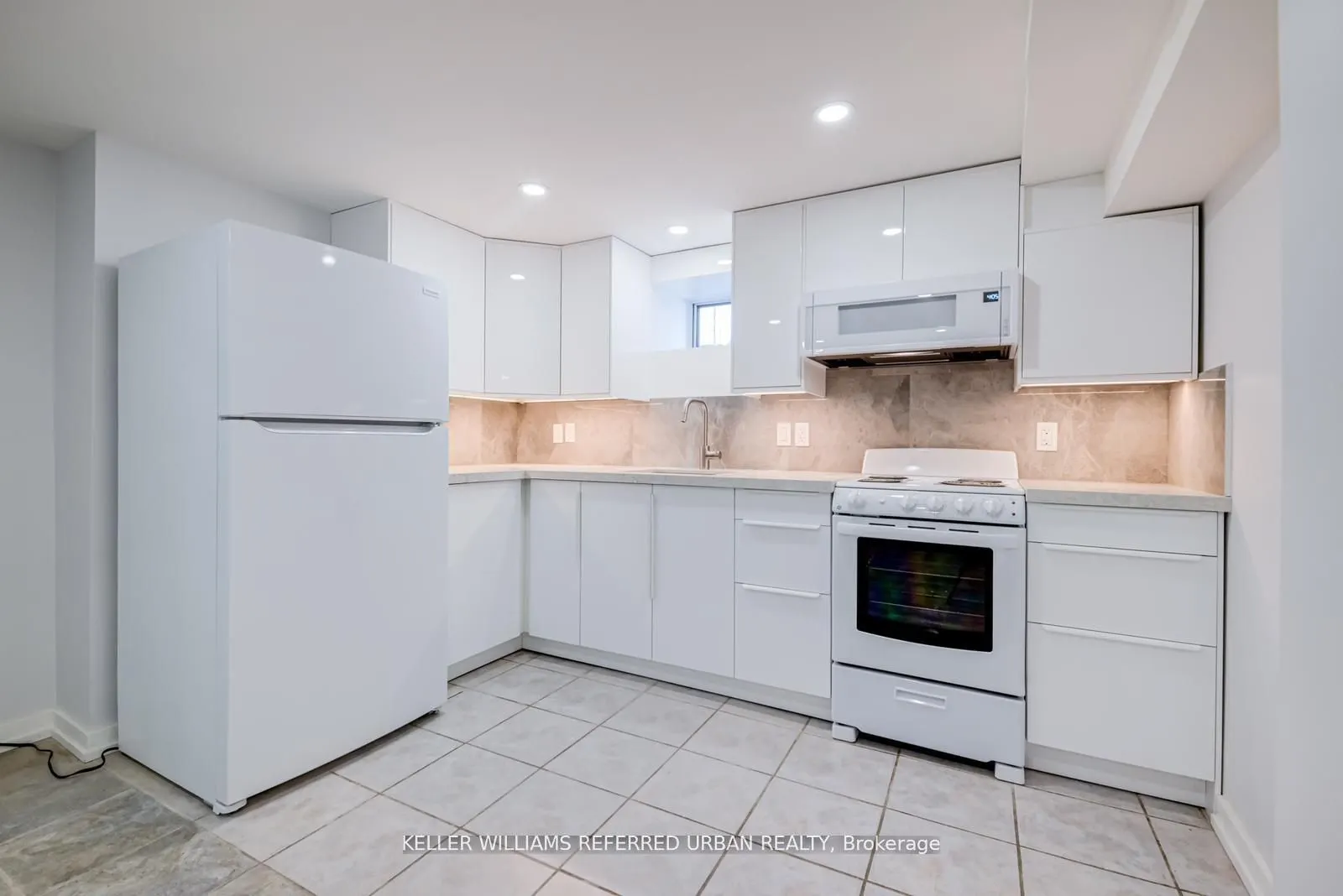 2556 Lake Shore Boulevard W #Lower