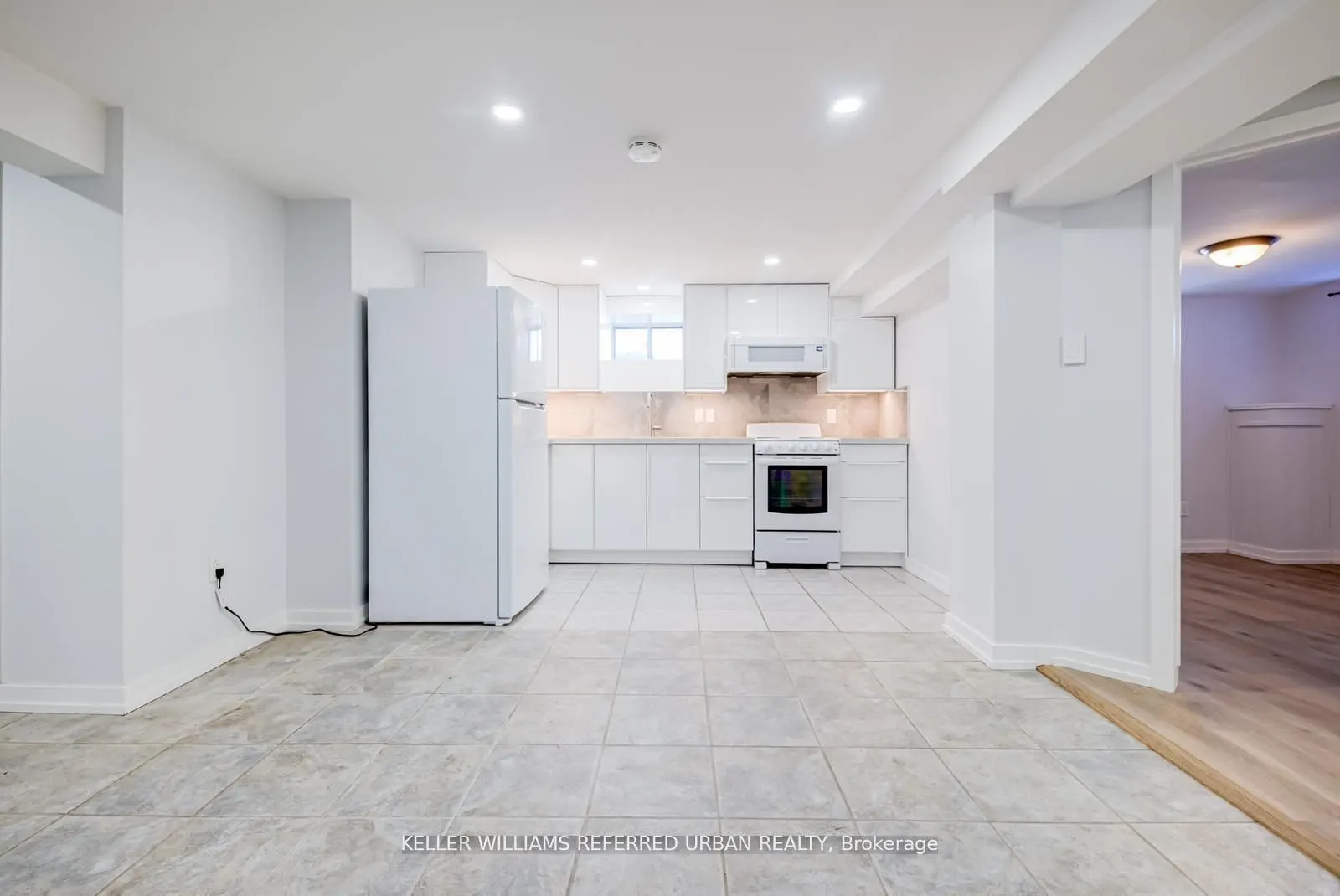 2556 Lake Shore Boulevard W #Lower
