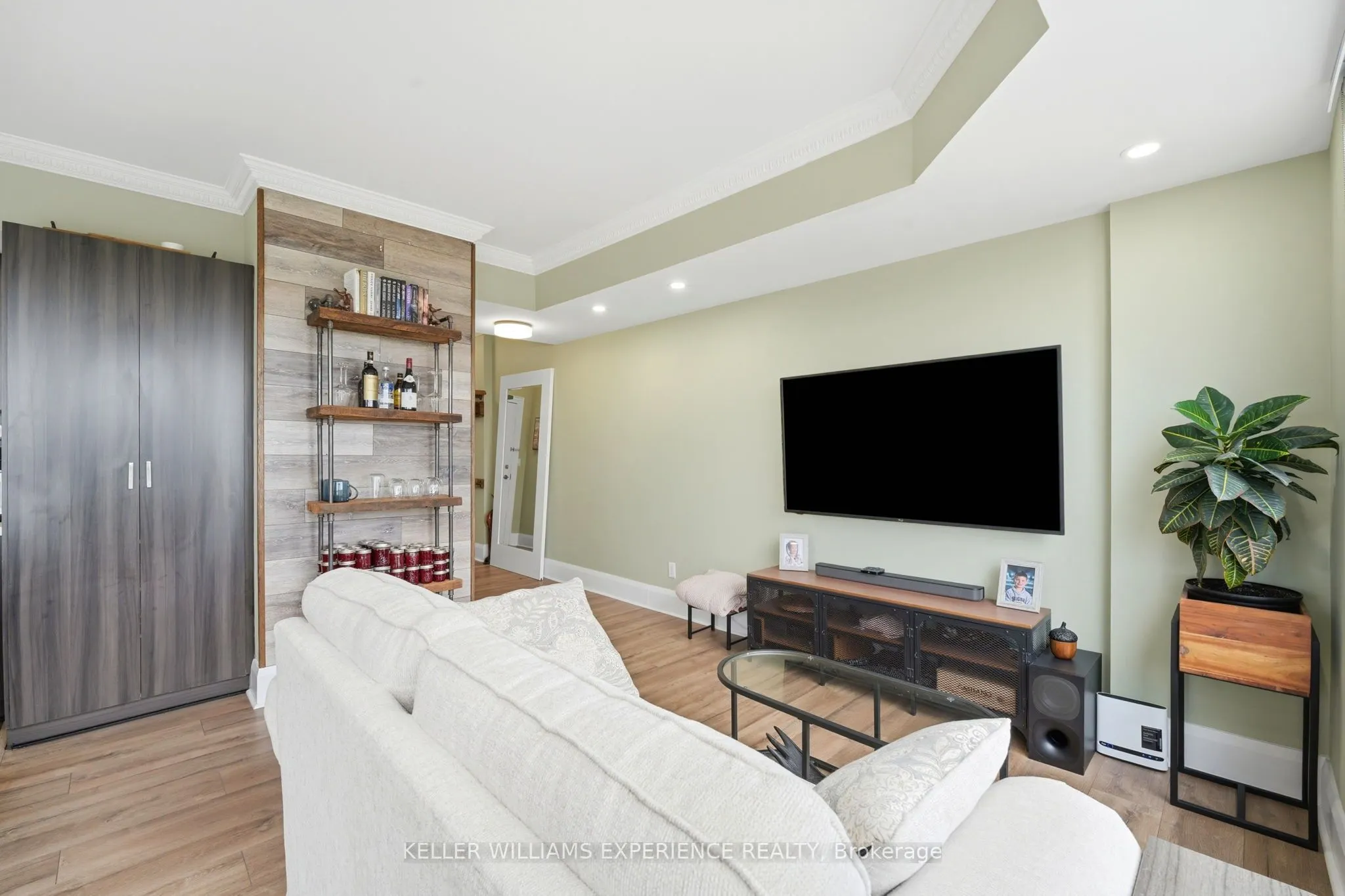2464 Weston Road #903