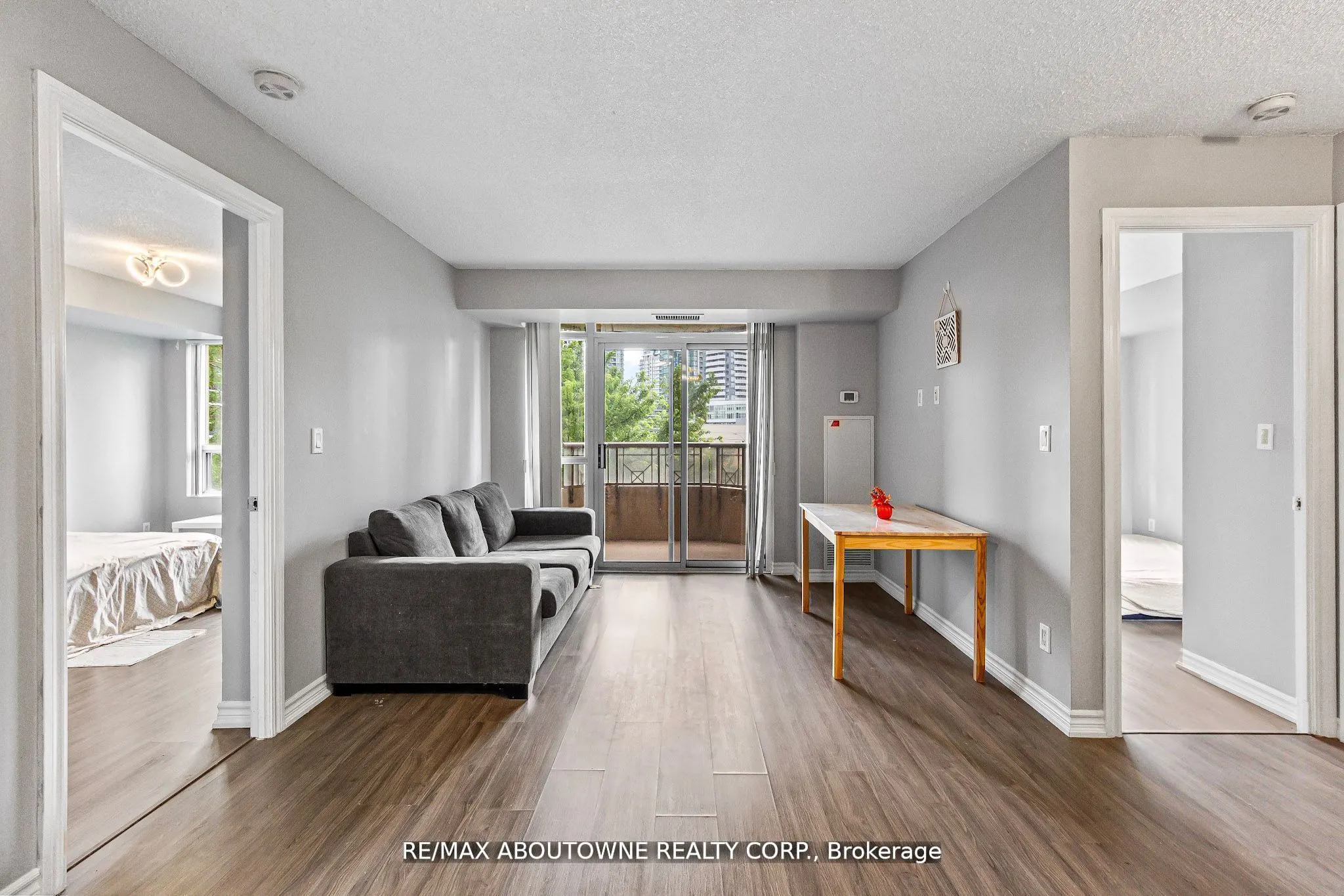 310 Burnhamthorpe Road W #401