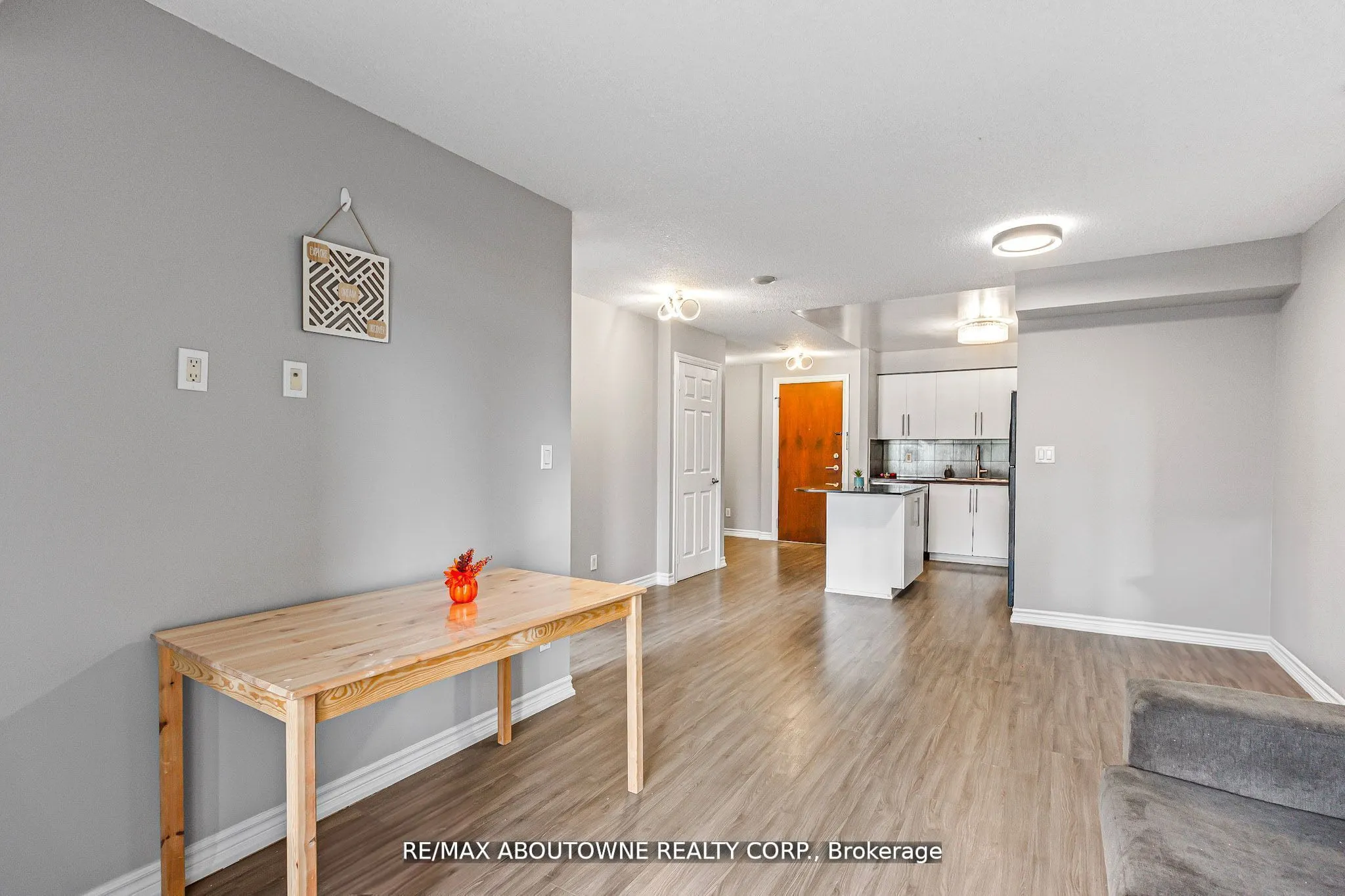 310 Burnhamthorpe Road W #401