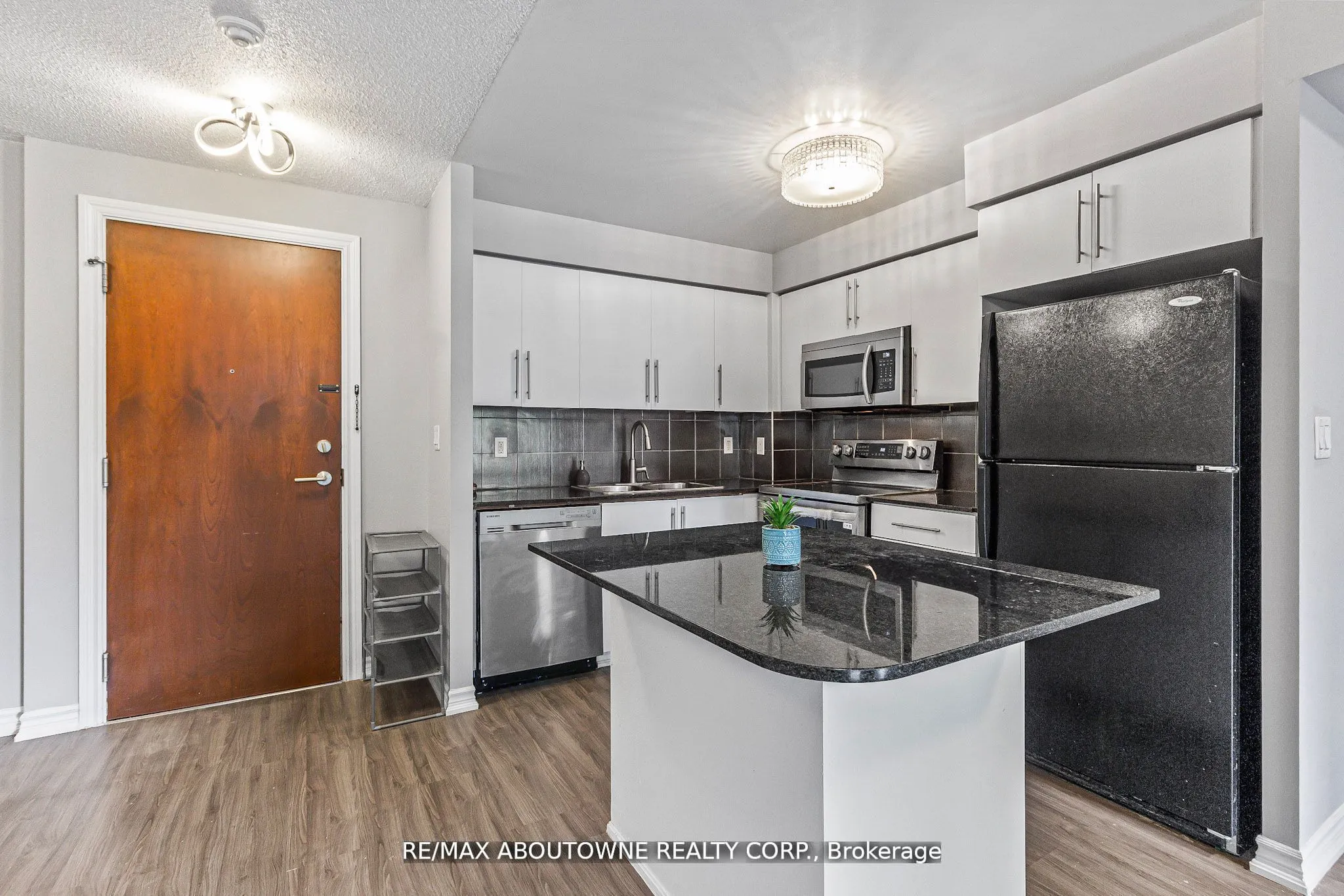 310 Burnhamthorpe Road W #401
