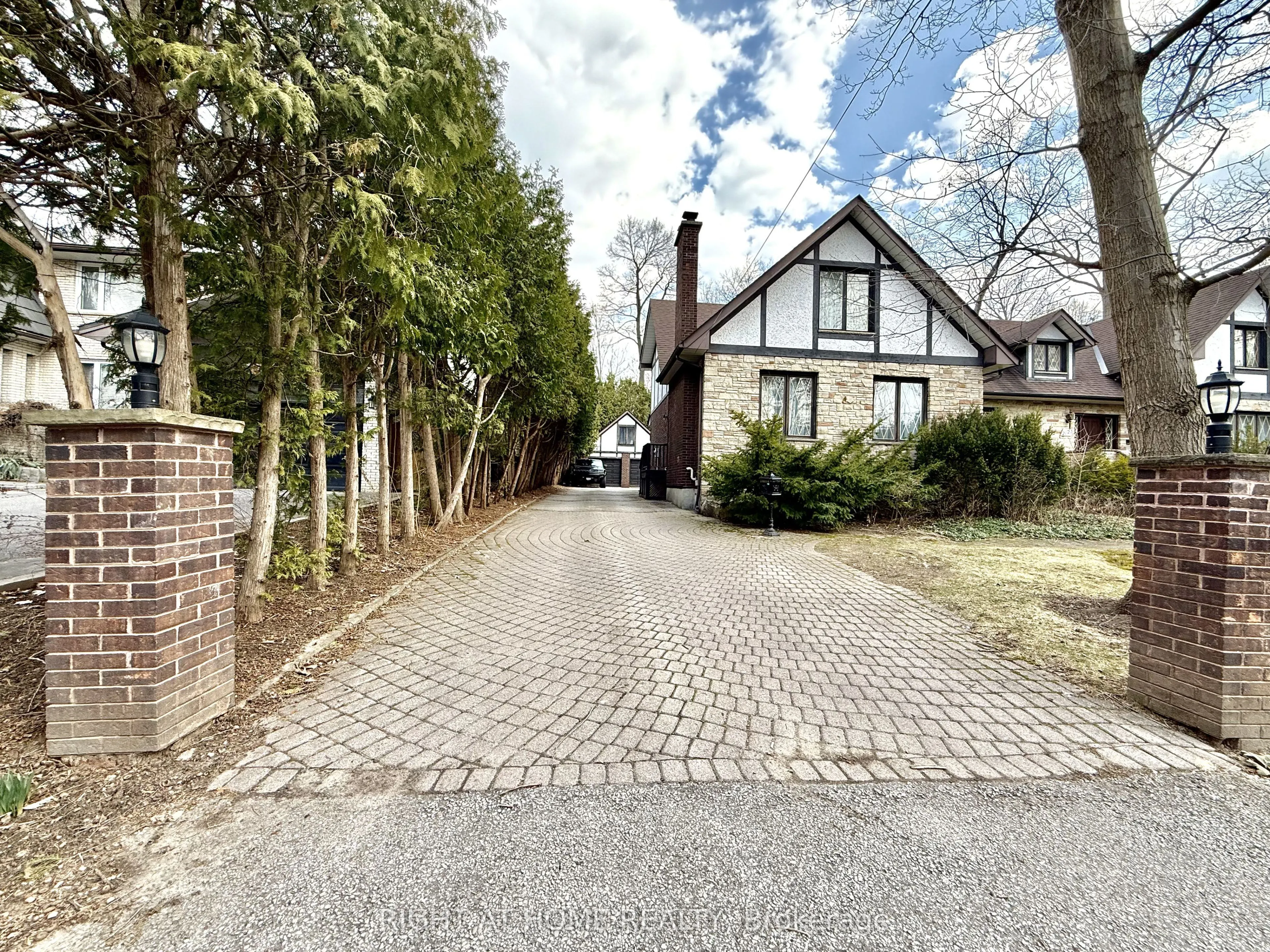 2123 Gordon Drive