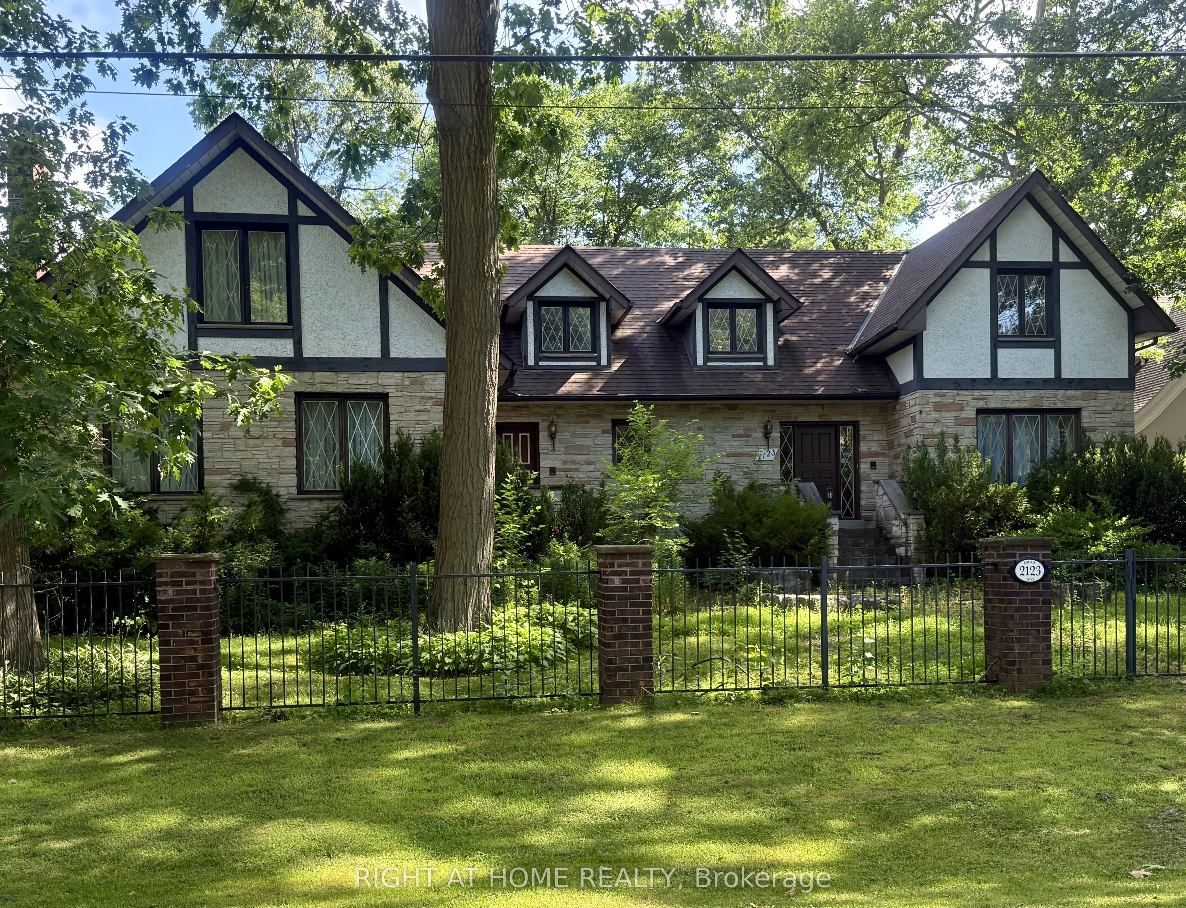 2123 Gordon Drive