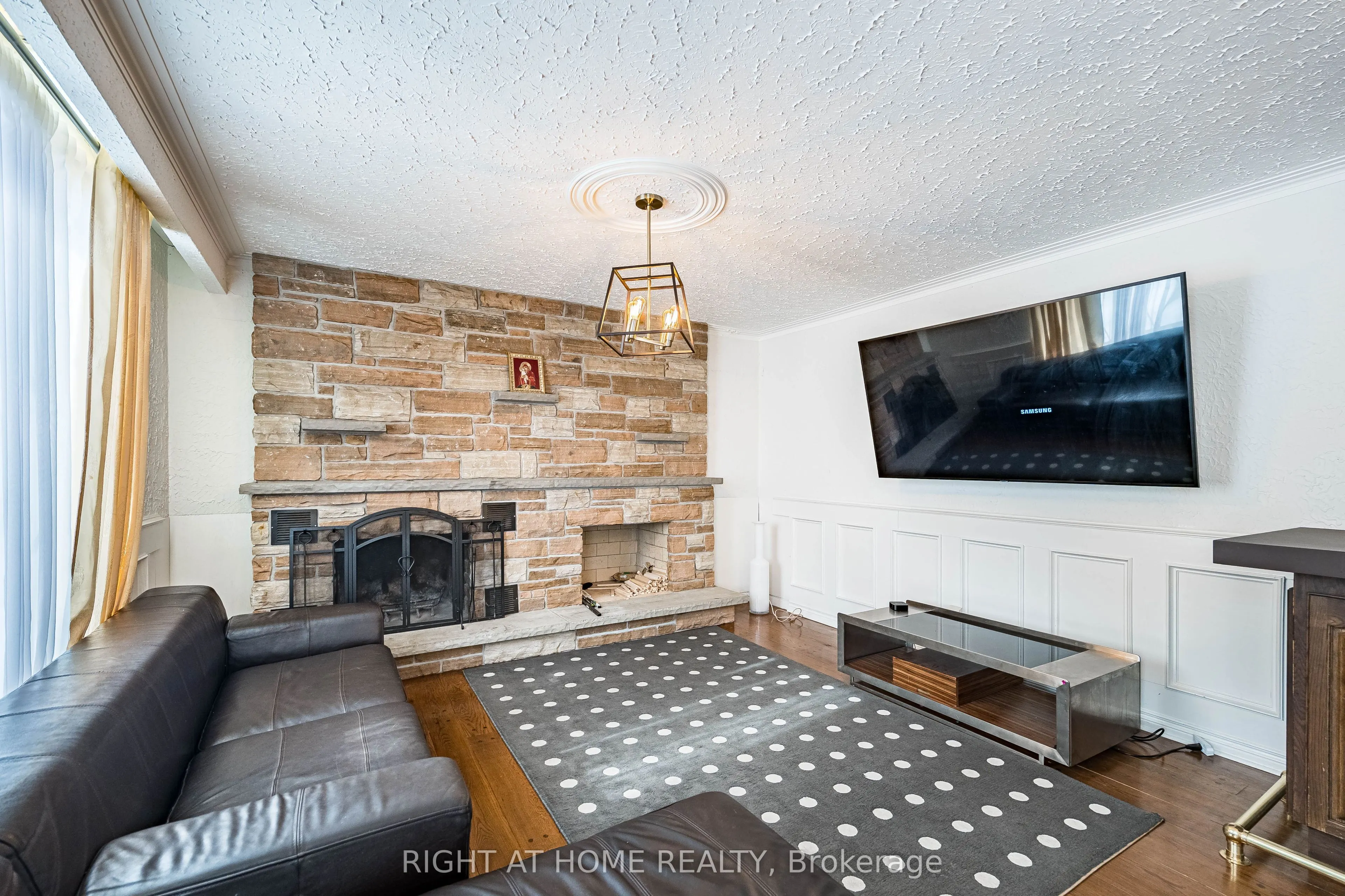 2123 Gordon Drive