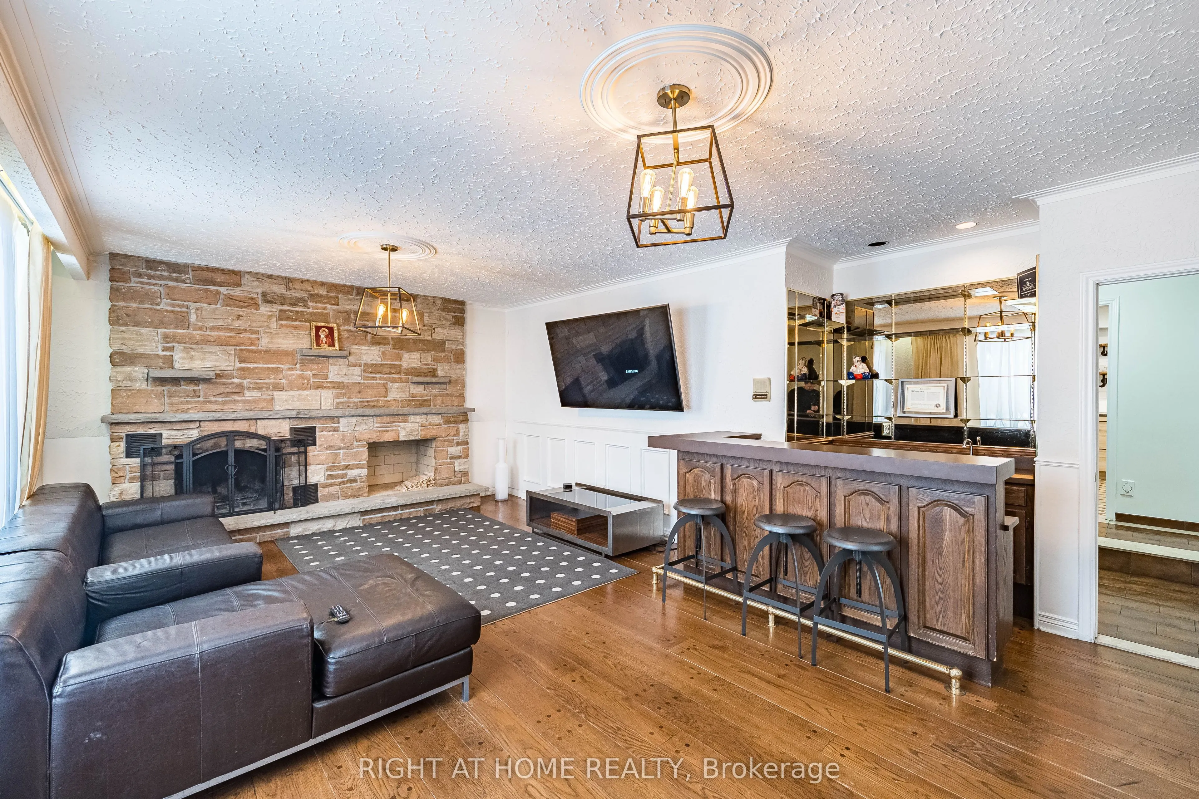 2123 Gordon Drive