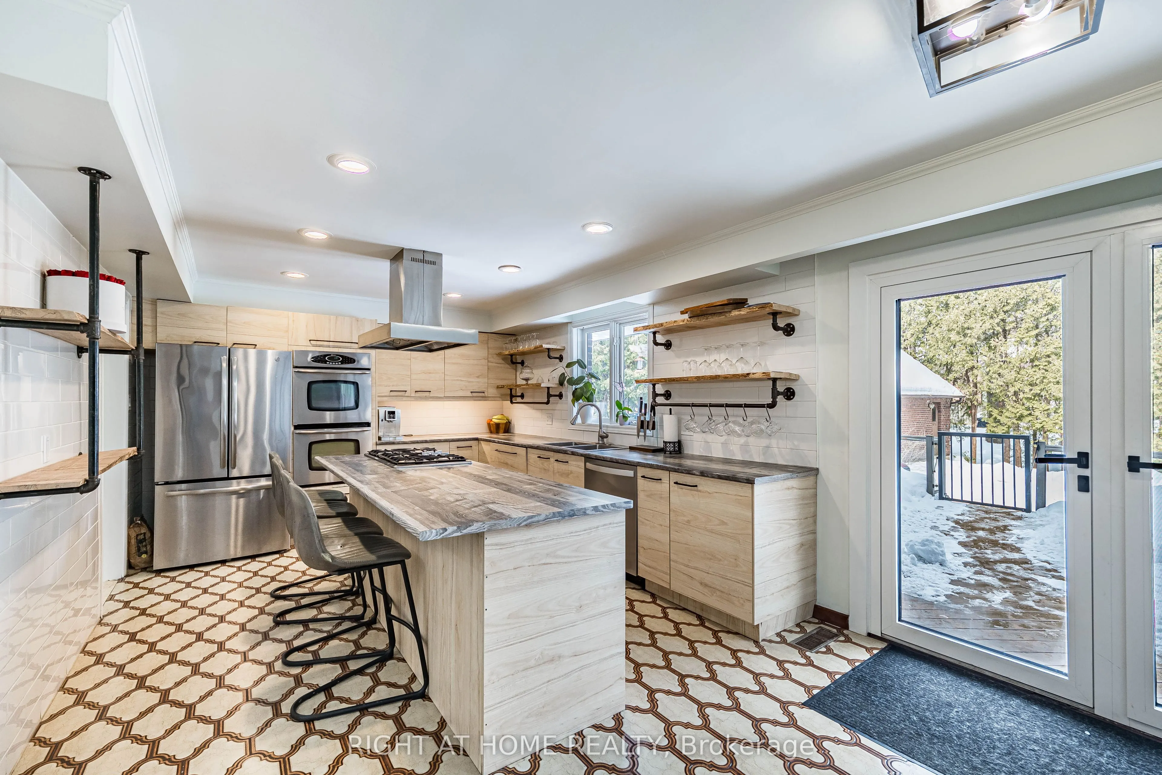 2123 Gordon Drive
