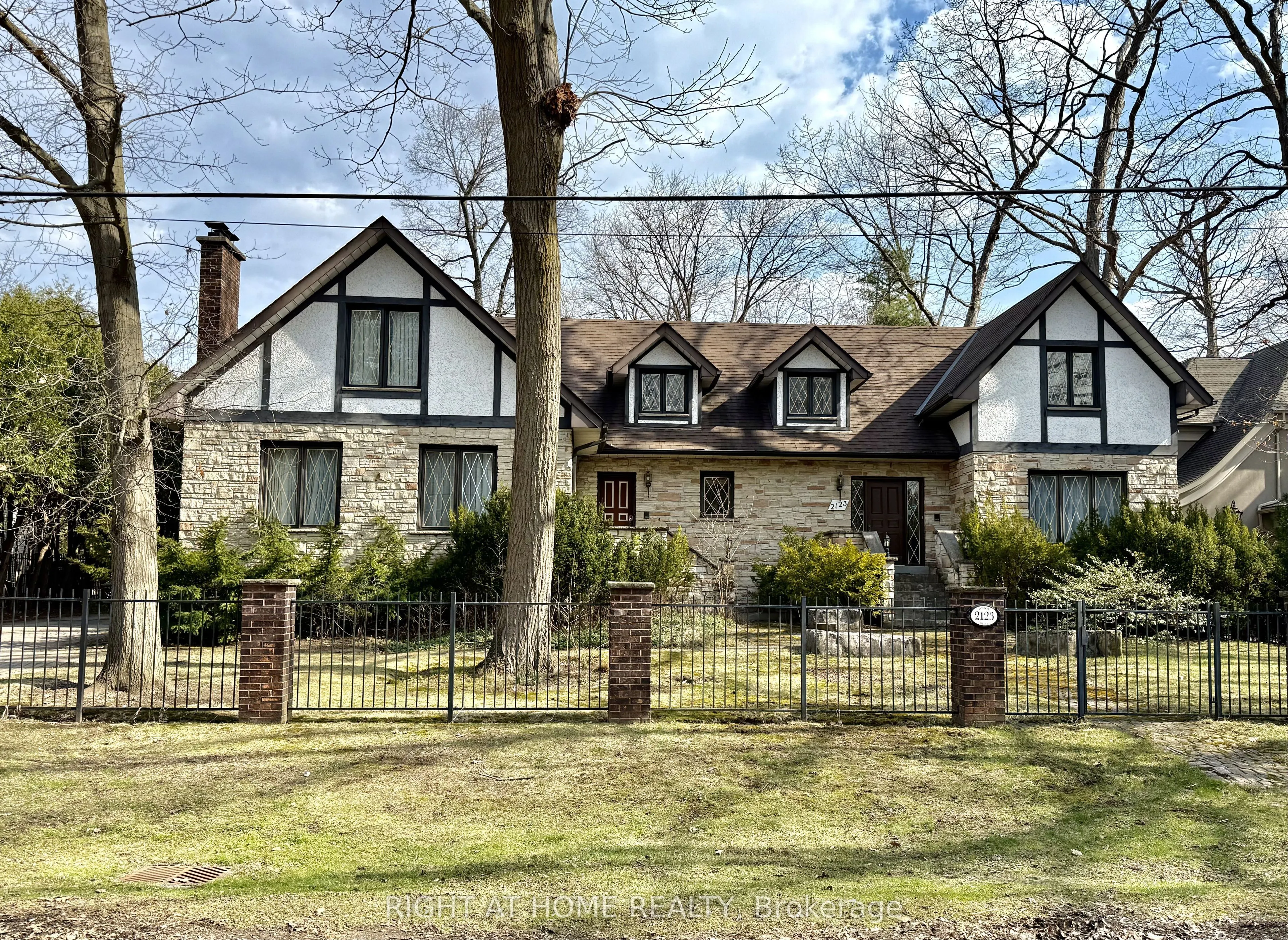 2123 Gordon Drive