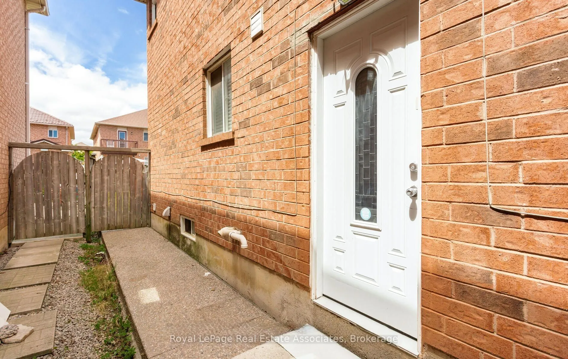 116 Lake Louise Drive #Lower