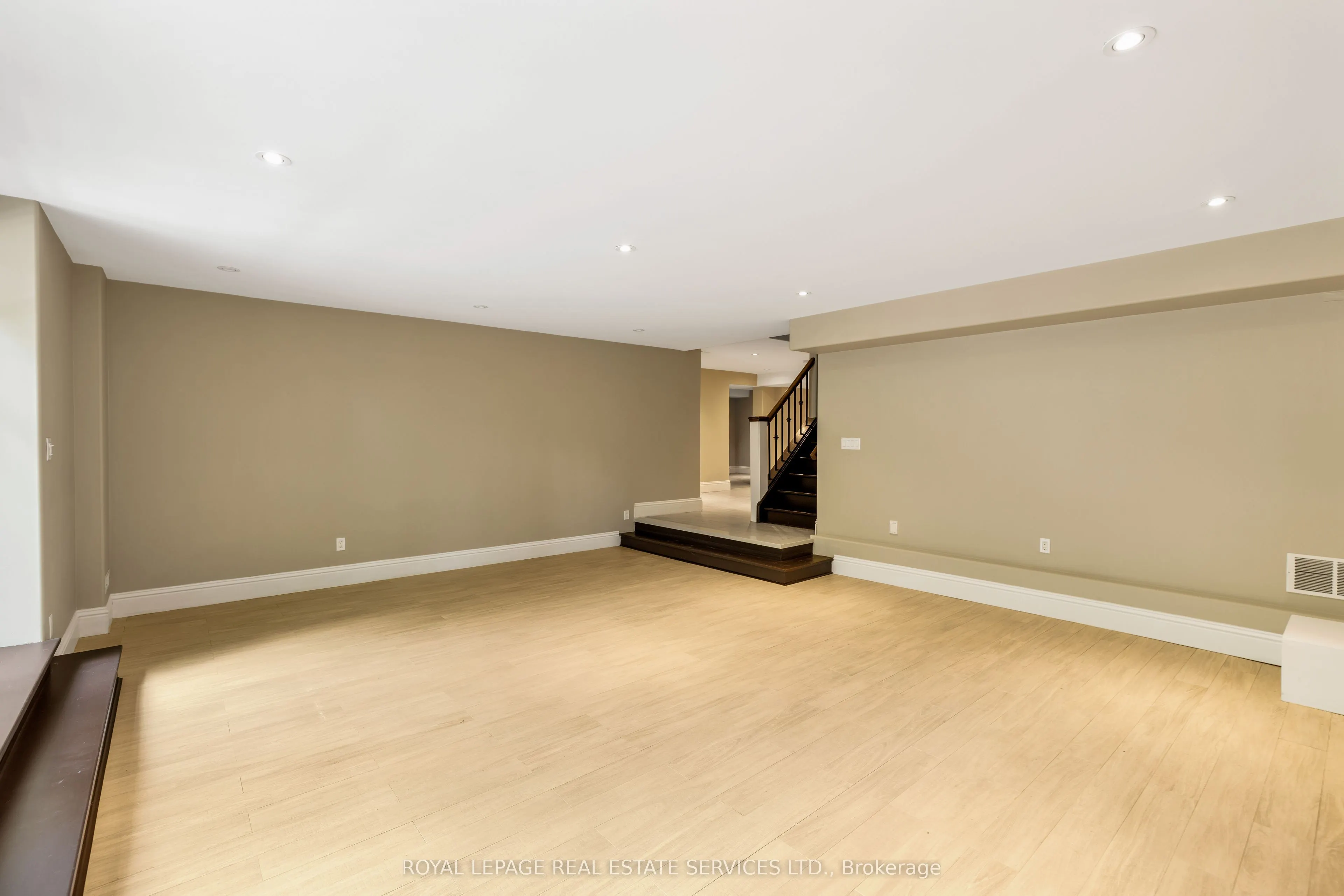 1387 Willowdown Road
