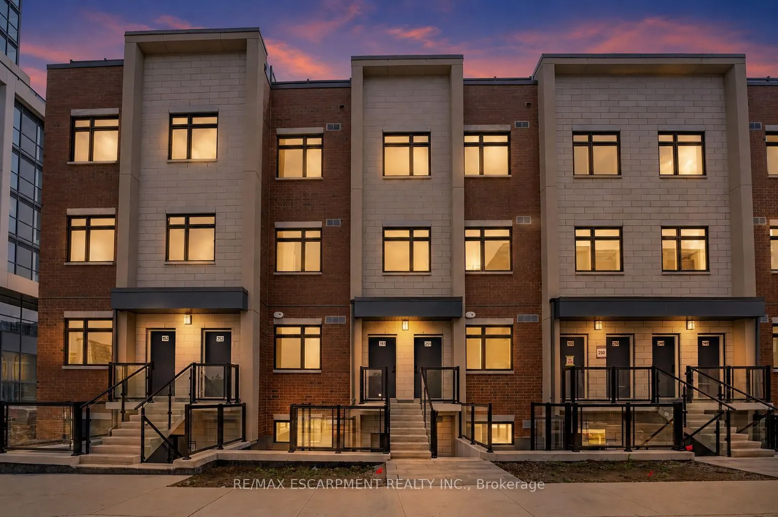 1075 Douglas McCurdy Common #251