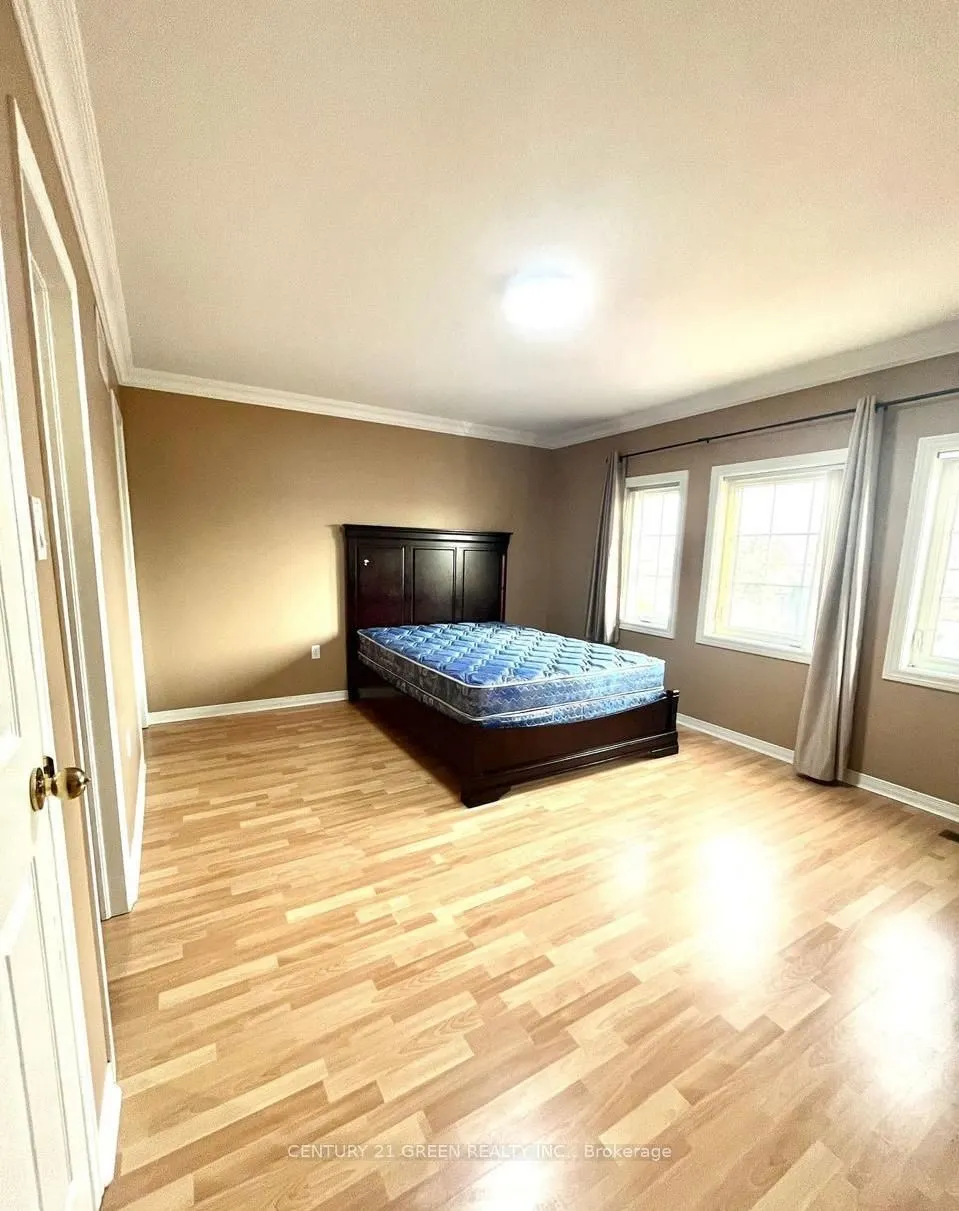 215 Kingknoll Drive