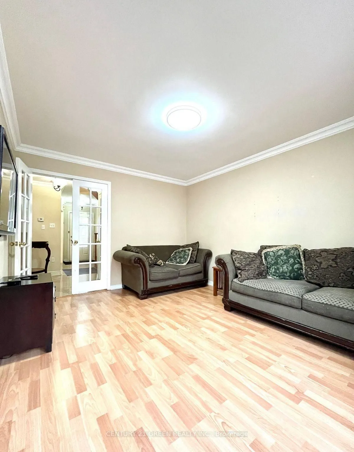 215 Kingknoll Drive