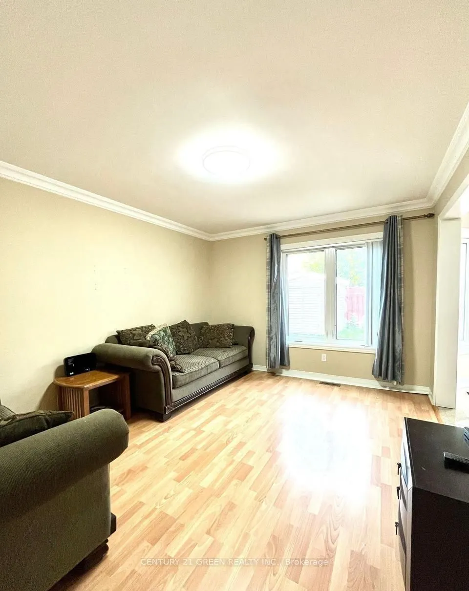 215 Kingknoll Drive