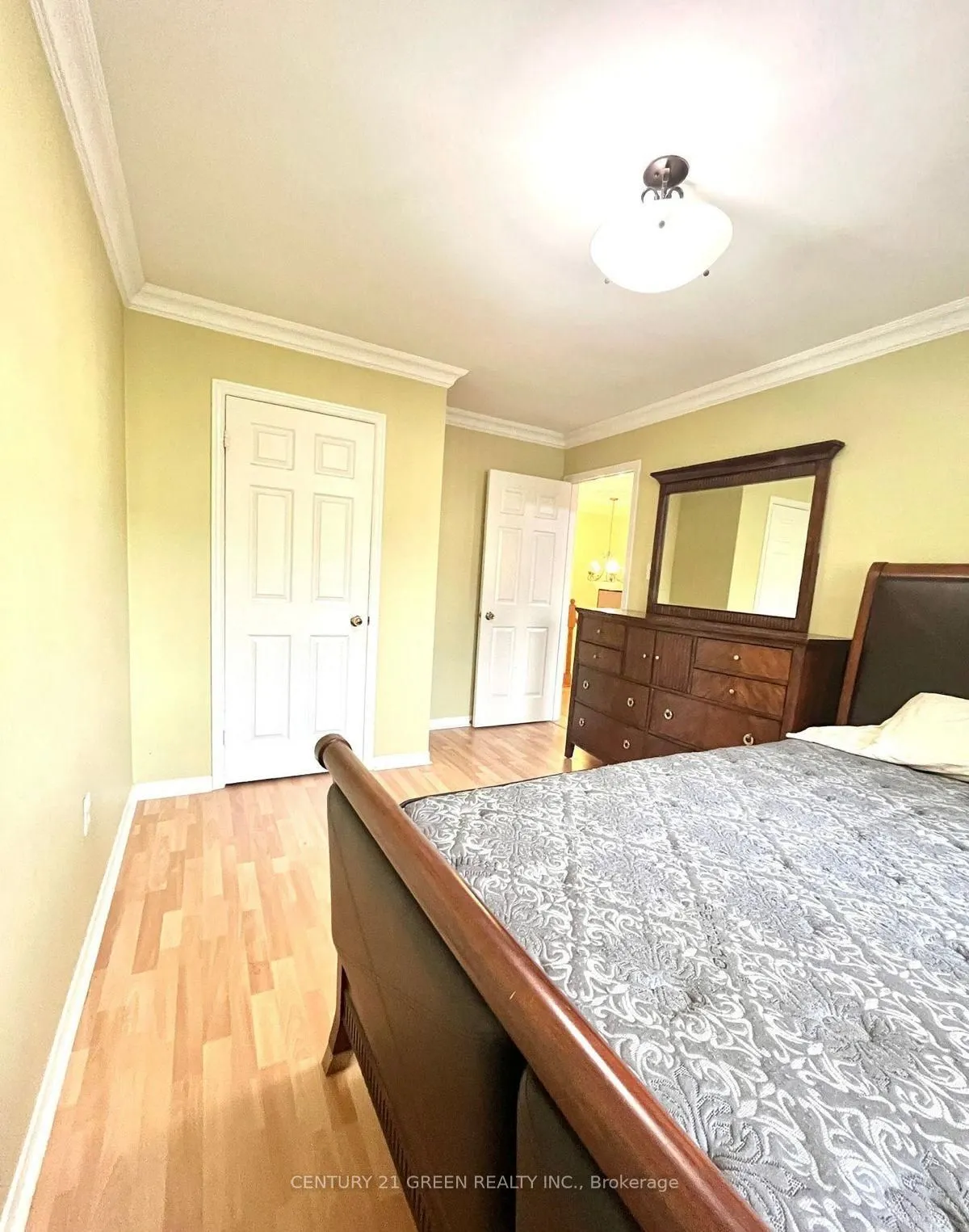 215 Kingknoll Drive