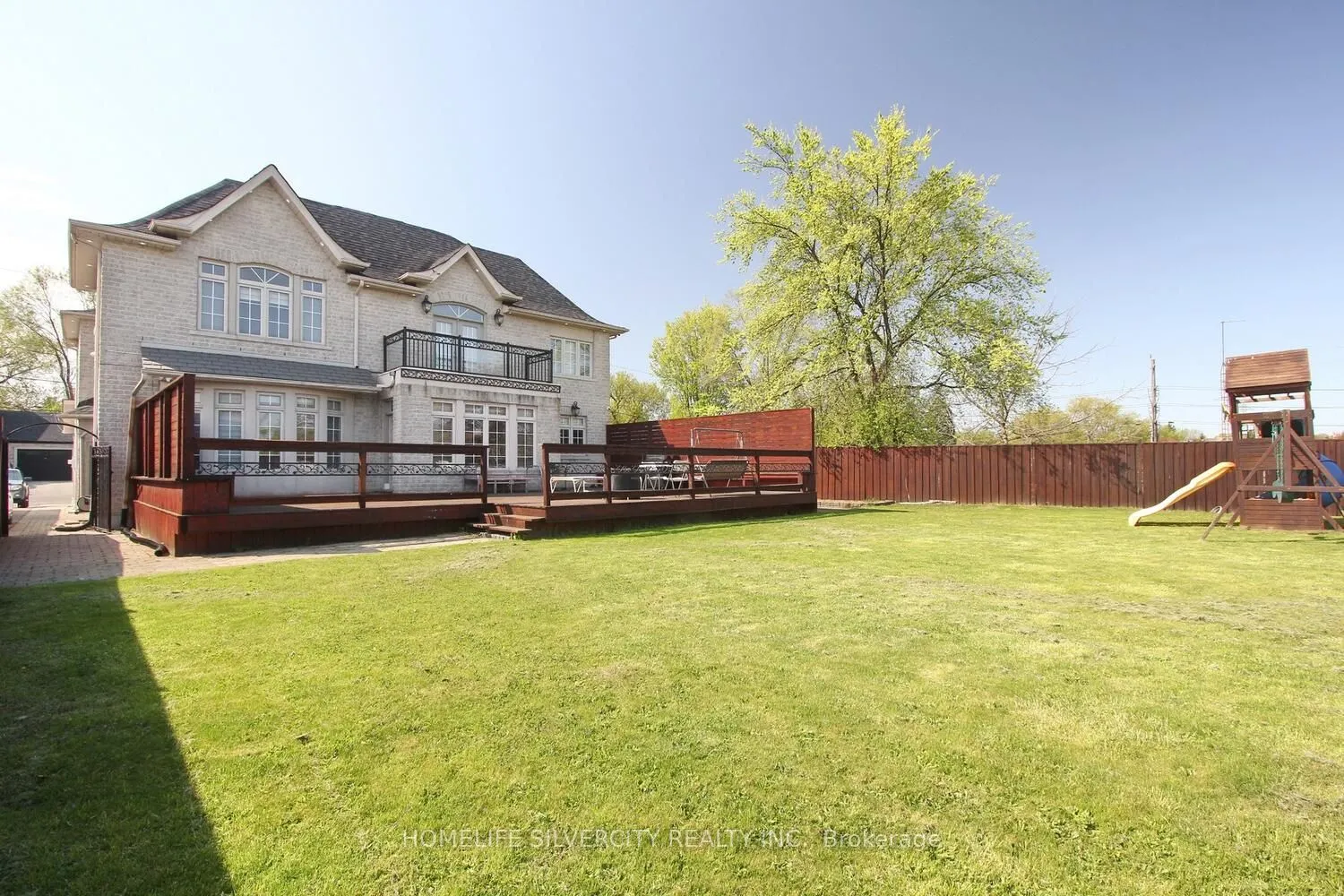 4 Byng Avenue