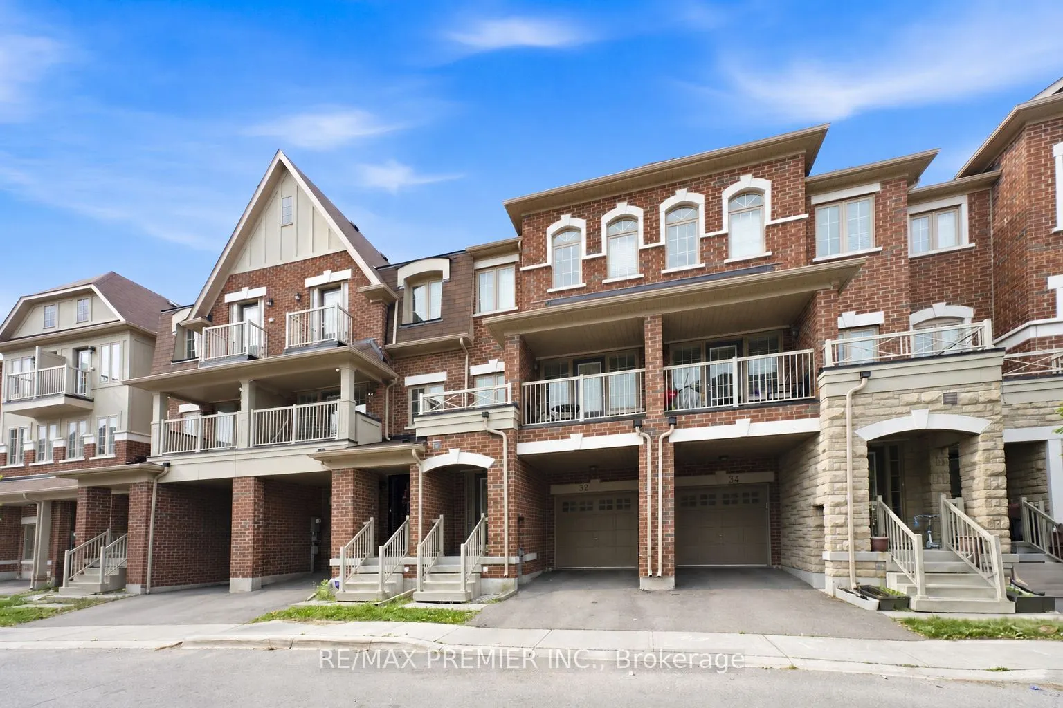 32 Shiff Crescent