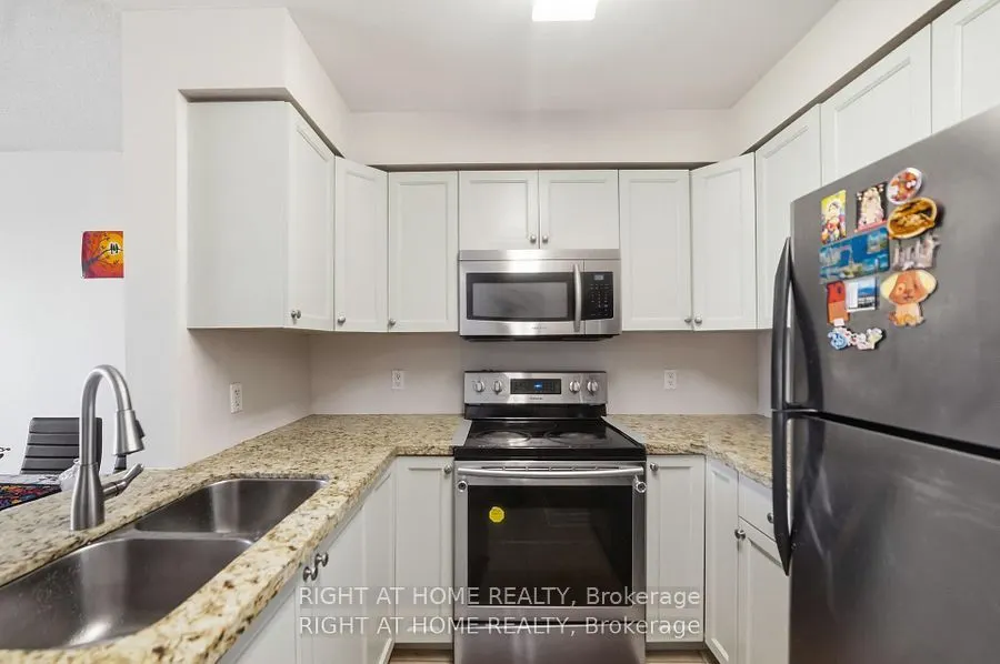 4879 KIMBERMOUNT Avenue #607