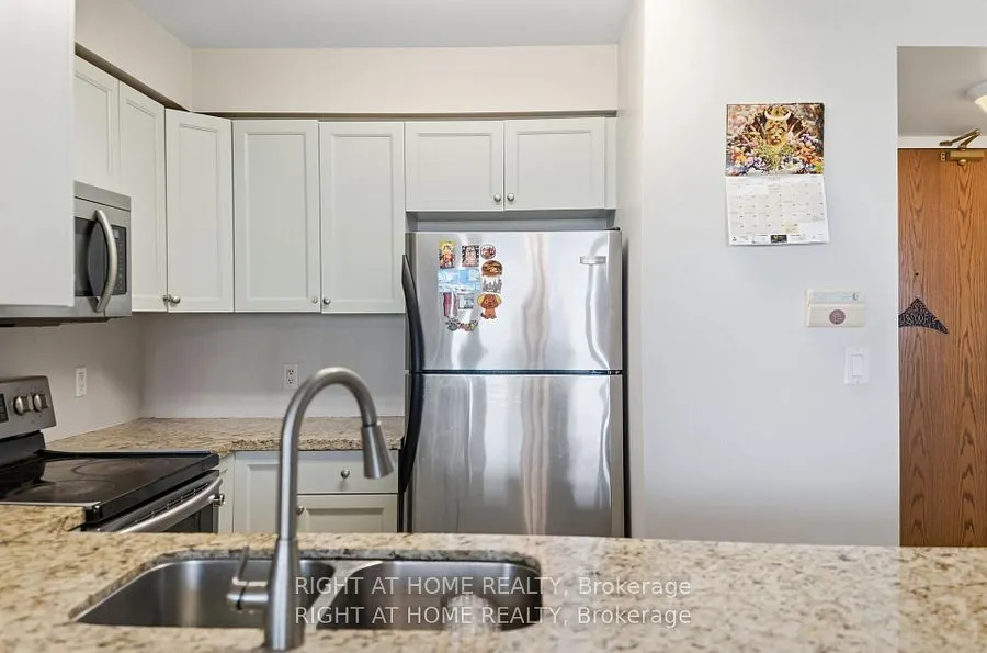 4879 KIMBERMOUNT Avenue #607