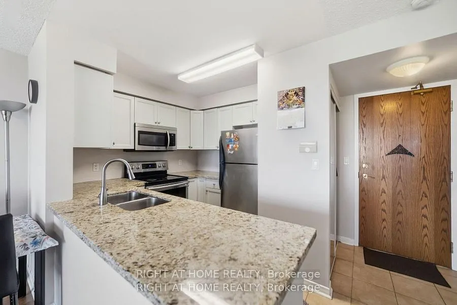 4879 KIMBERMOUNT Avenue #607
