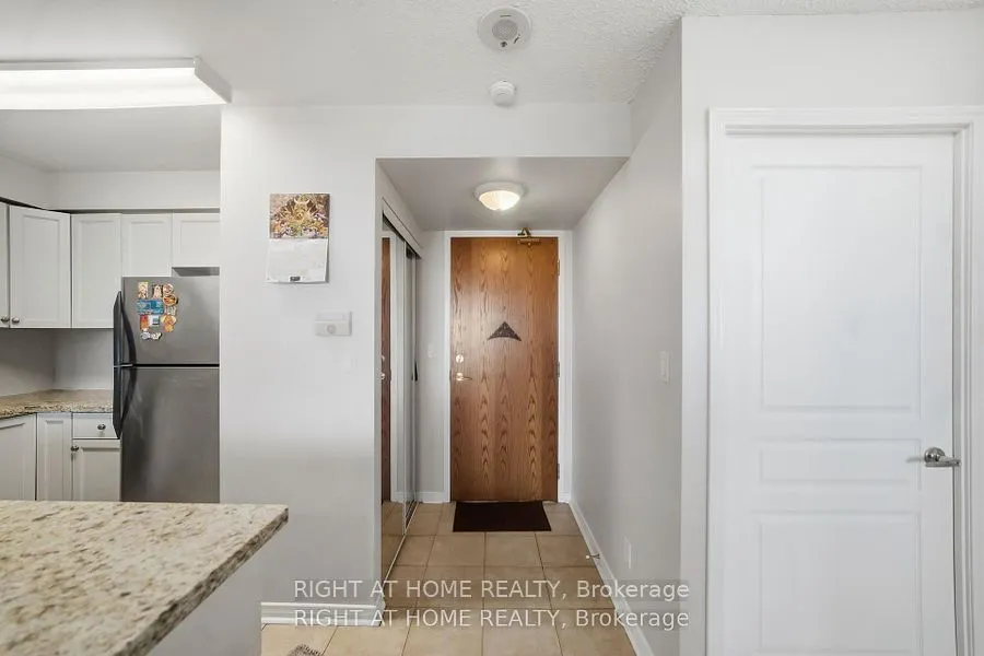 4879 KIMBERMOUNT Avenue #607