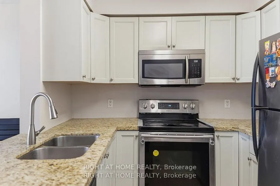 4879 KIMBERMOUNT Avenue #607