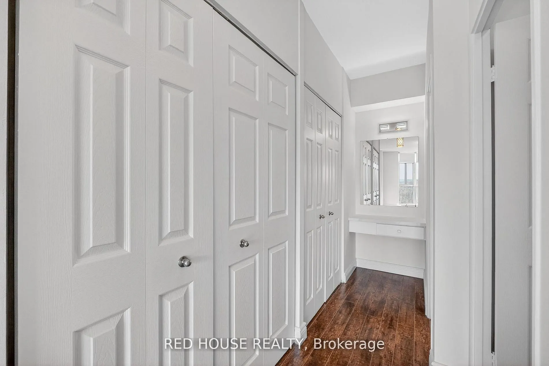 5250 Lakeshore Road #809