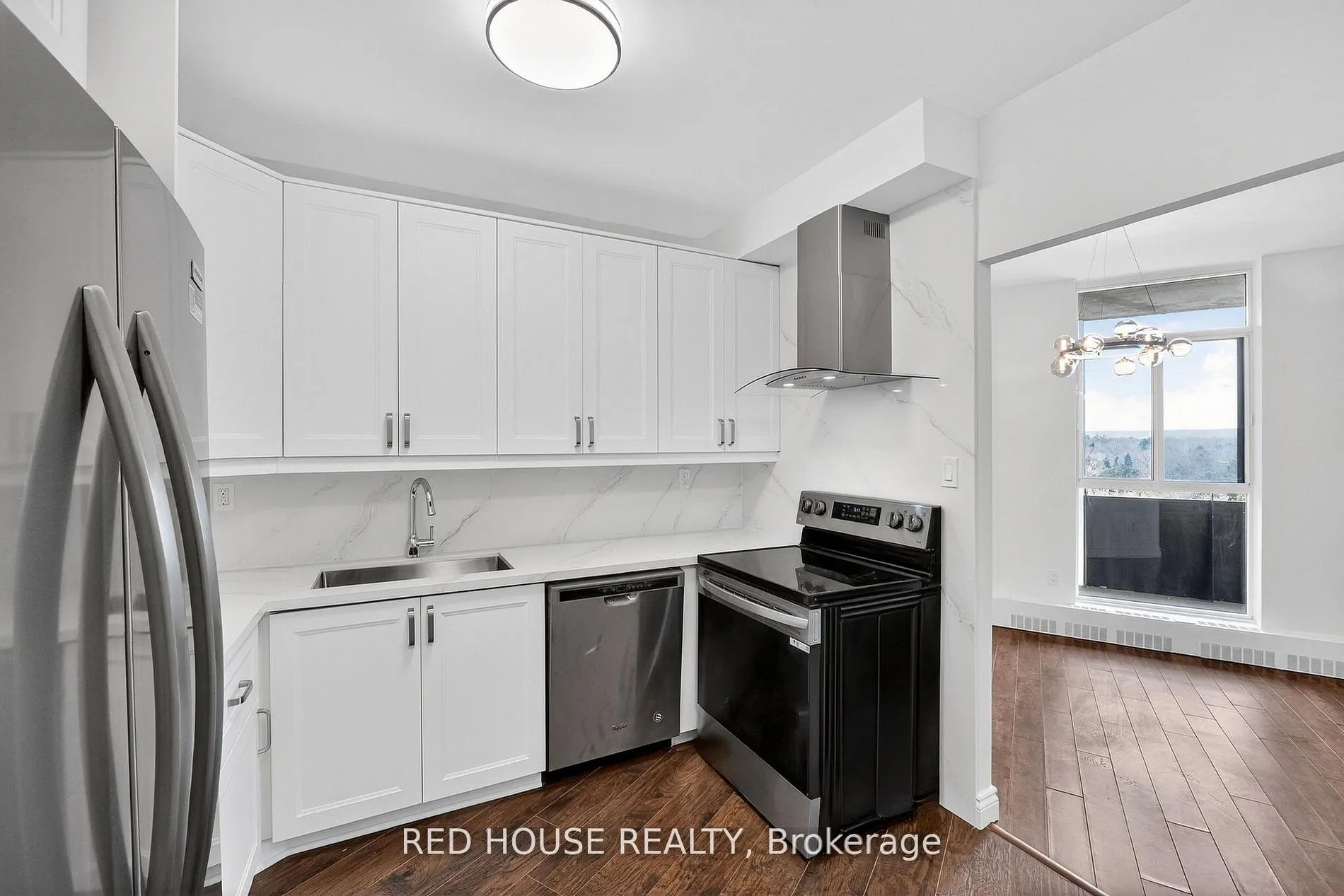 5250 Lakeshore Road #809