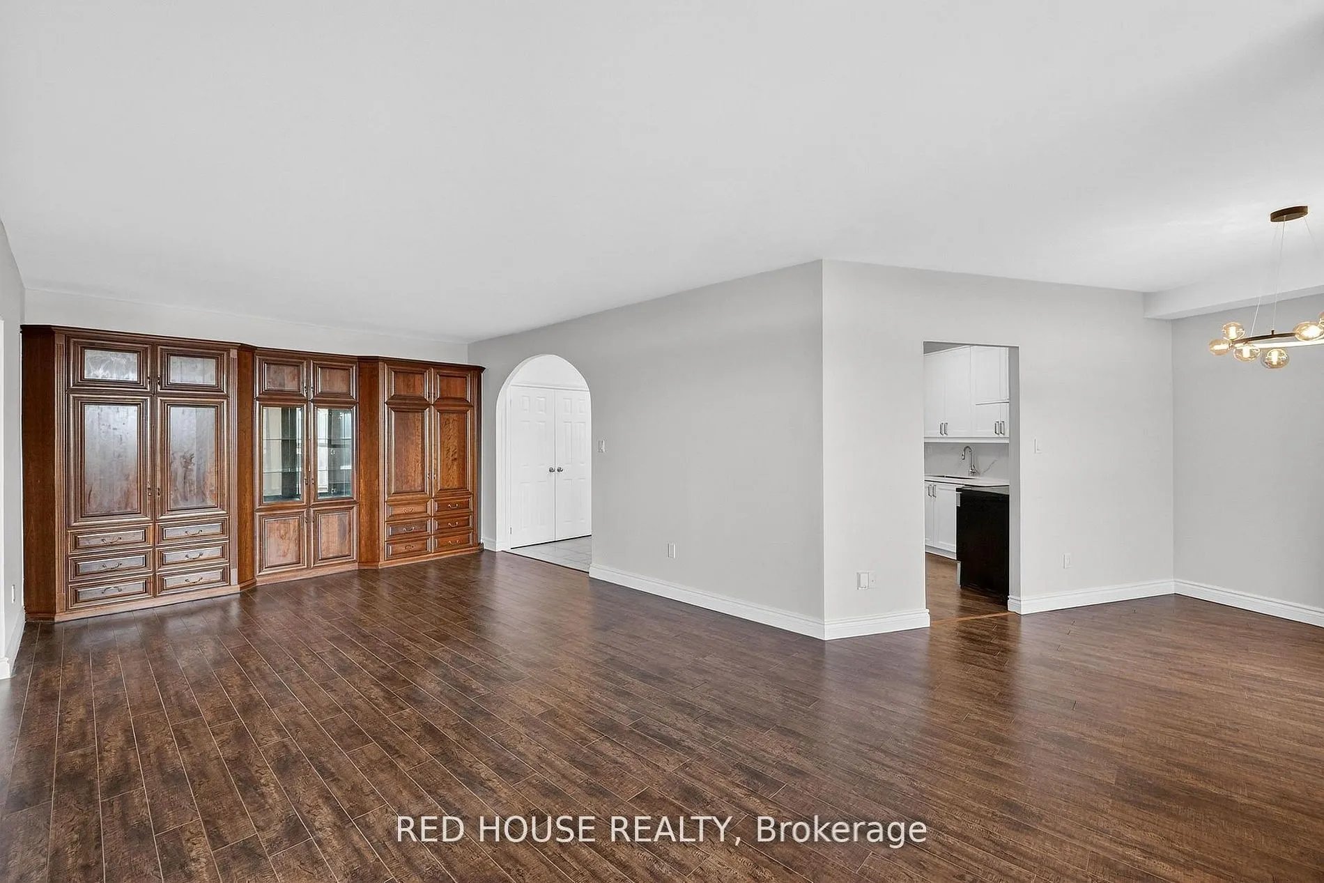 5250 Lakeshore Road #809
