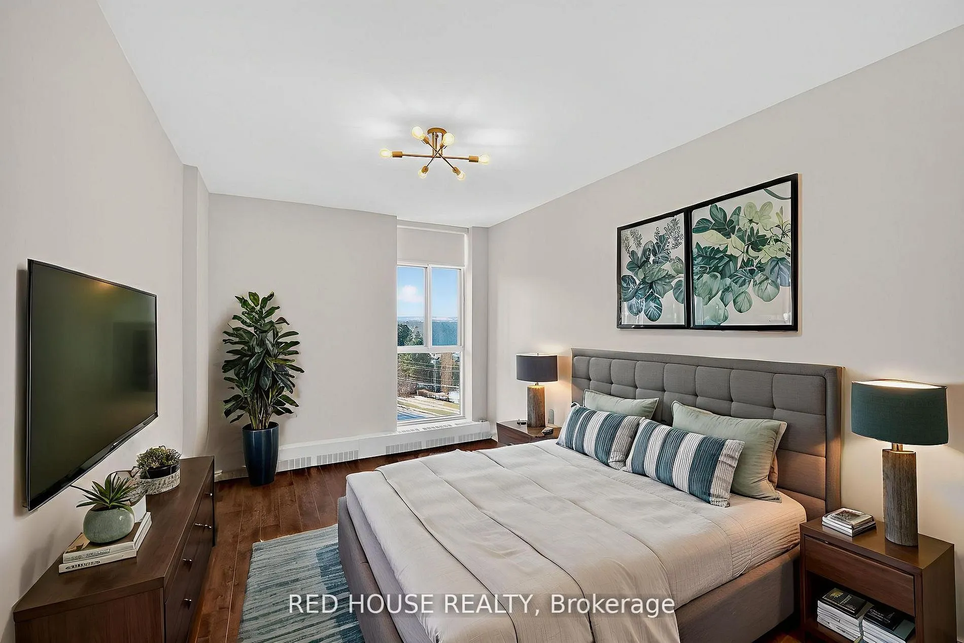 5250 Lakeshore Road #809
