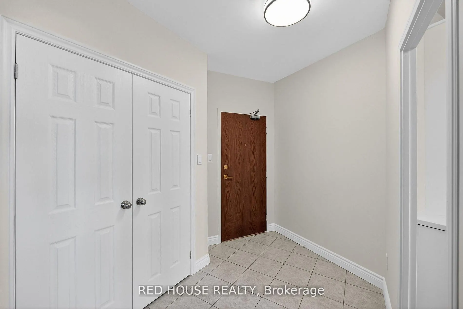 5250 Lakeshore Road #809