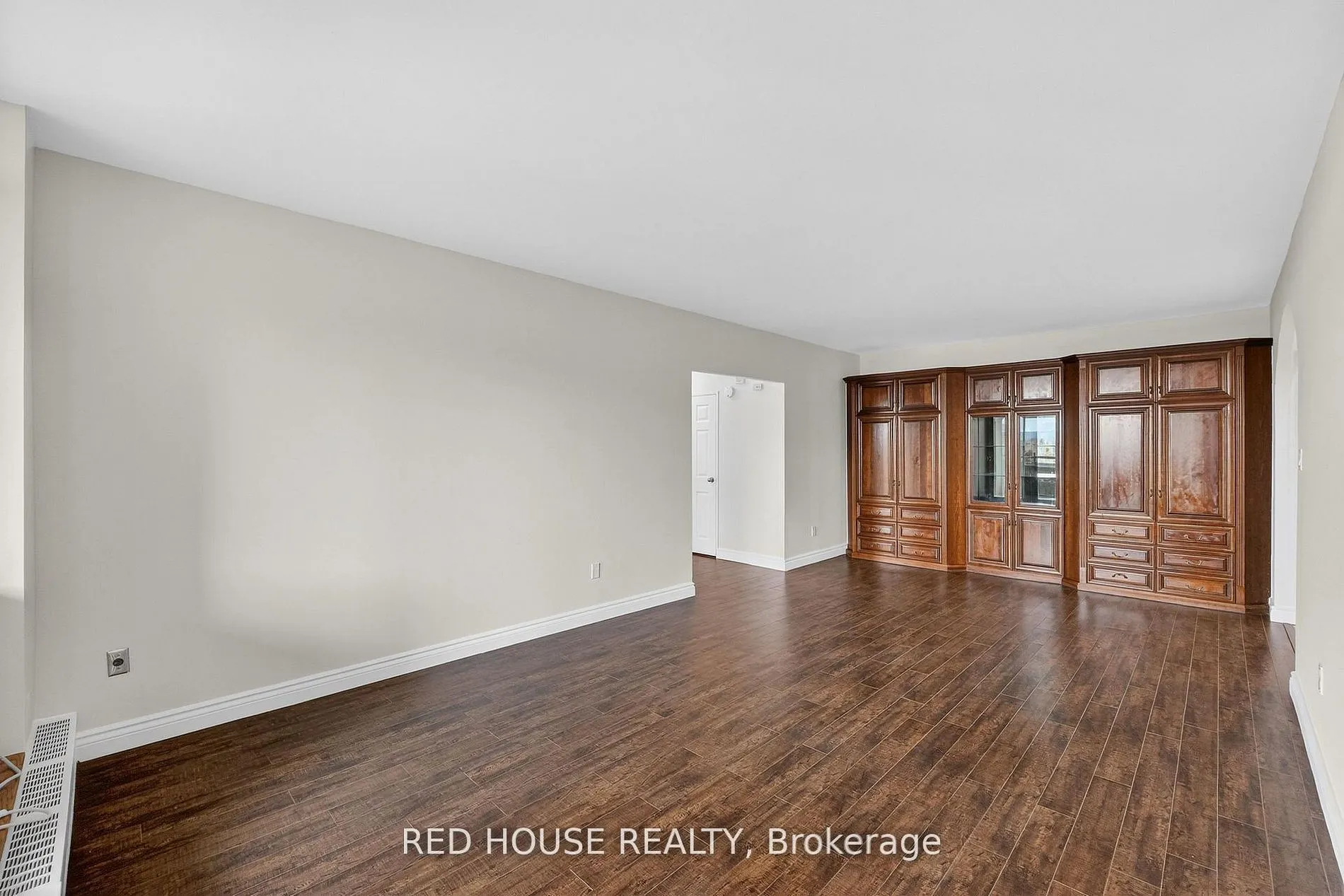 5250 Lakeshore Road #809
