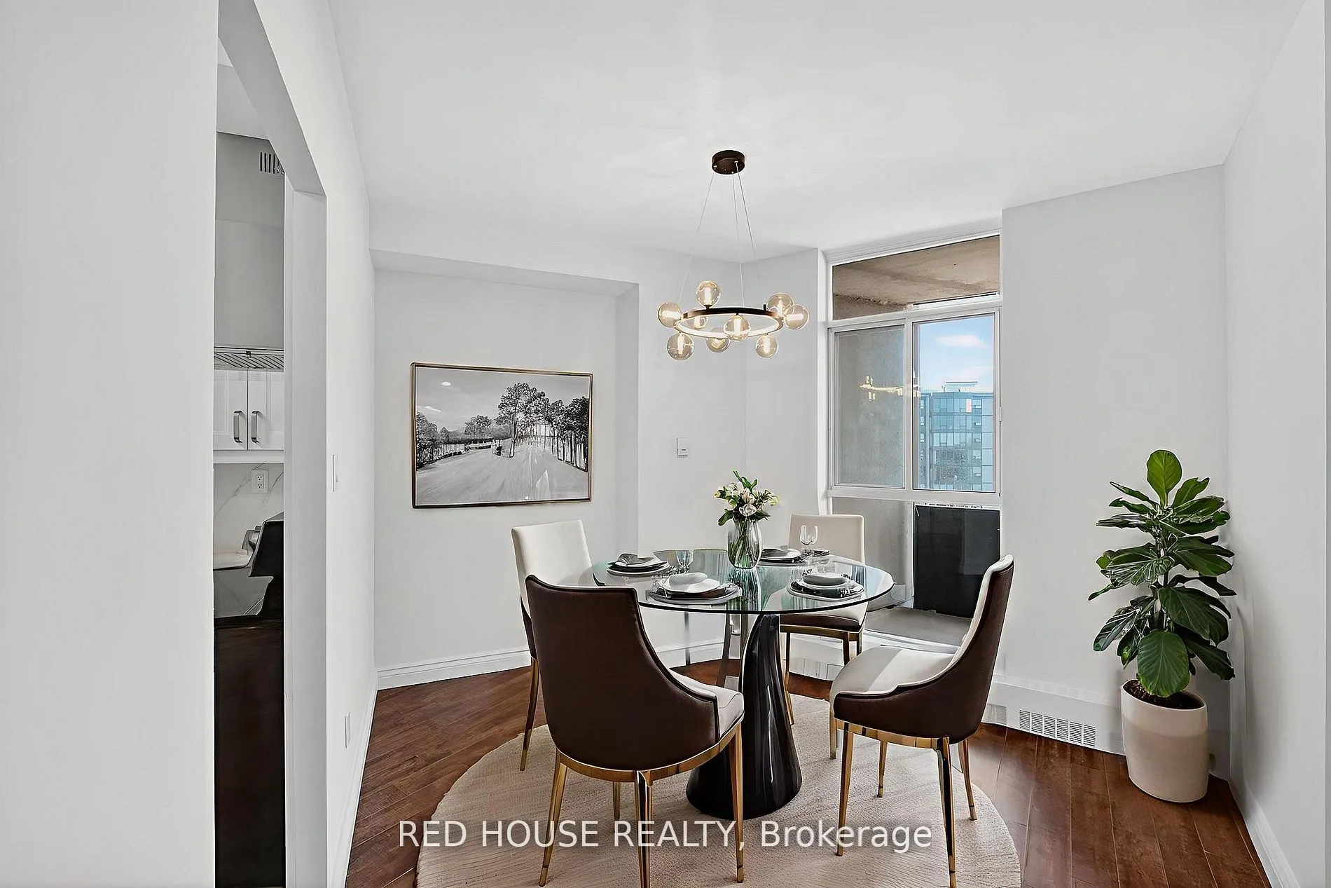 5250 Lakeshore Road #809