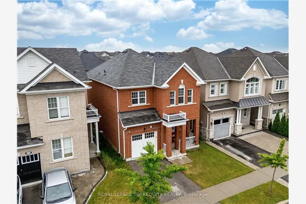 903 Penson Crescent