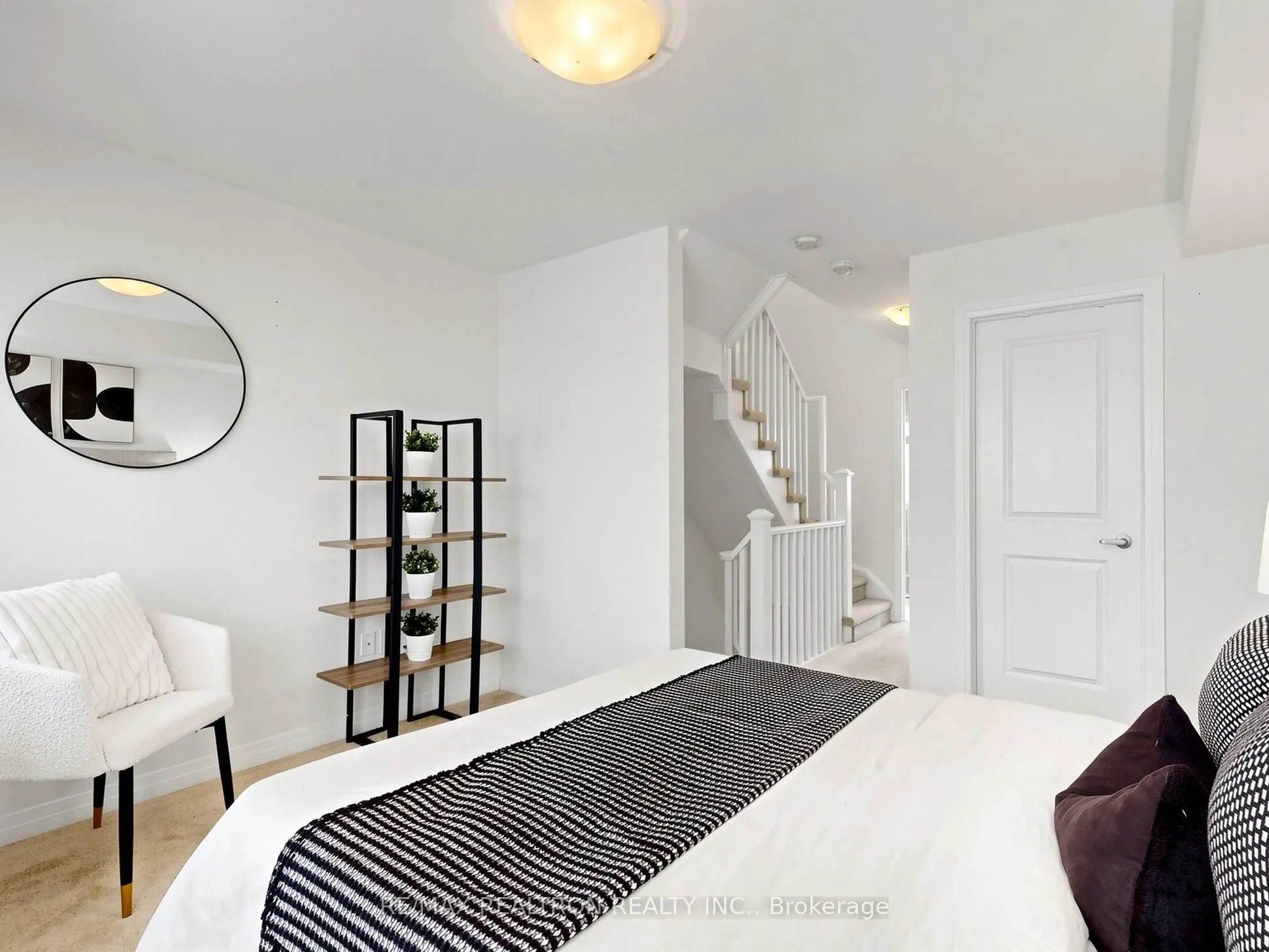 65 Thomas Mullholand Drive #6