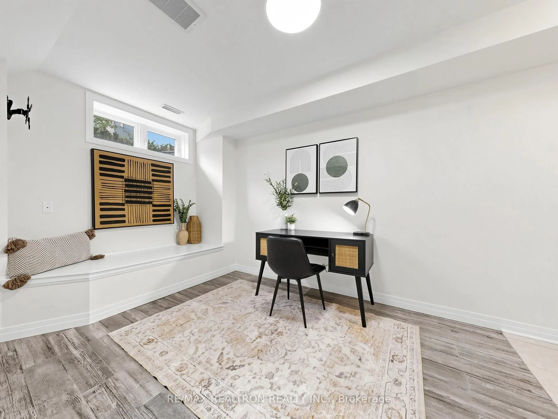 65 Thomas Mullholand Drive #6