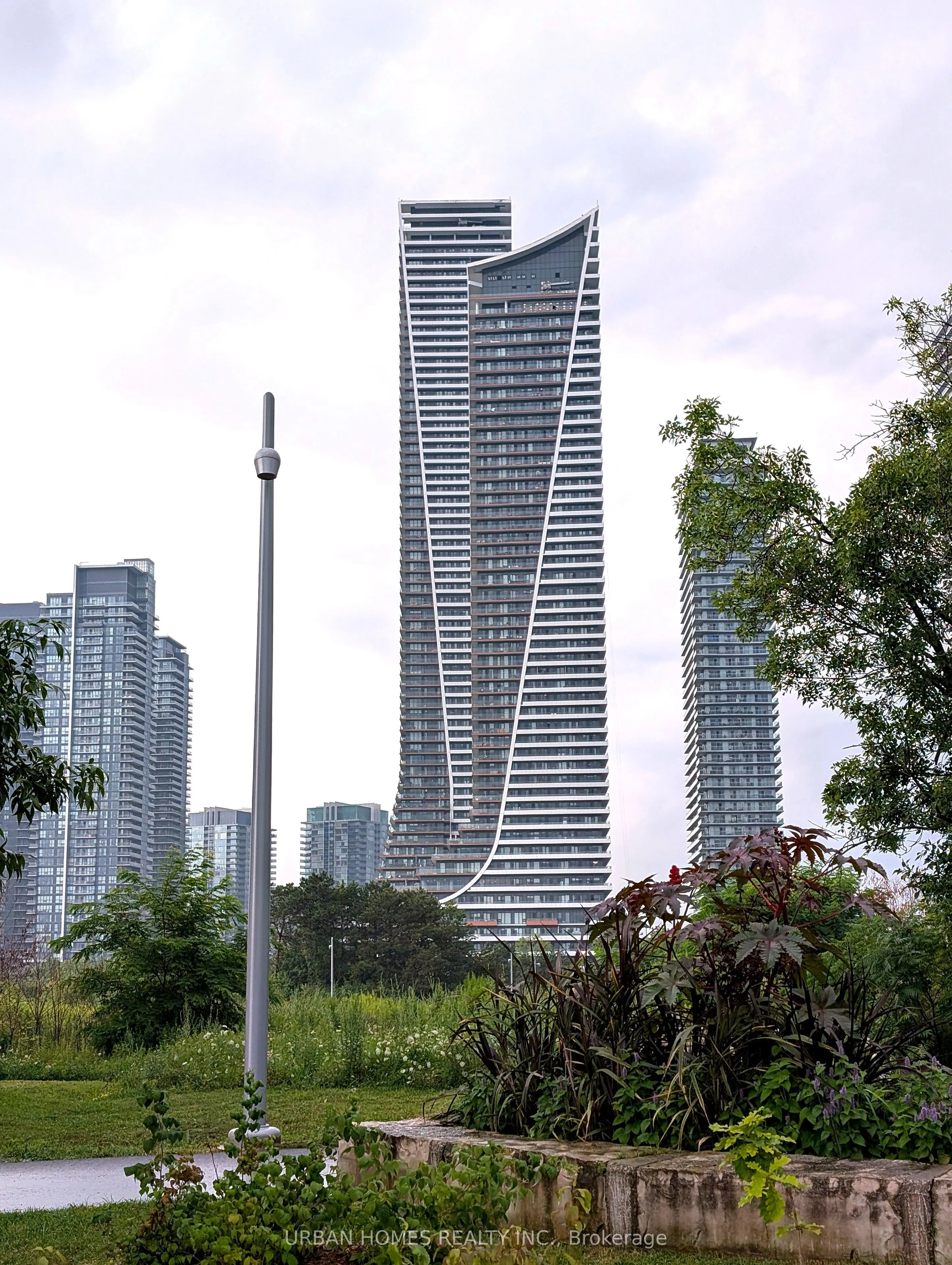 30 Shore Breeze Drive #1512