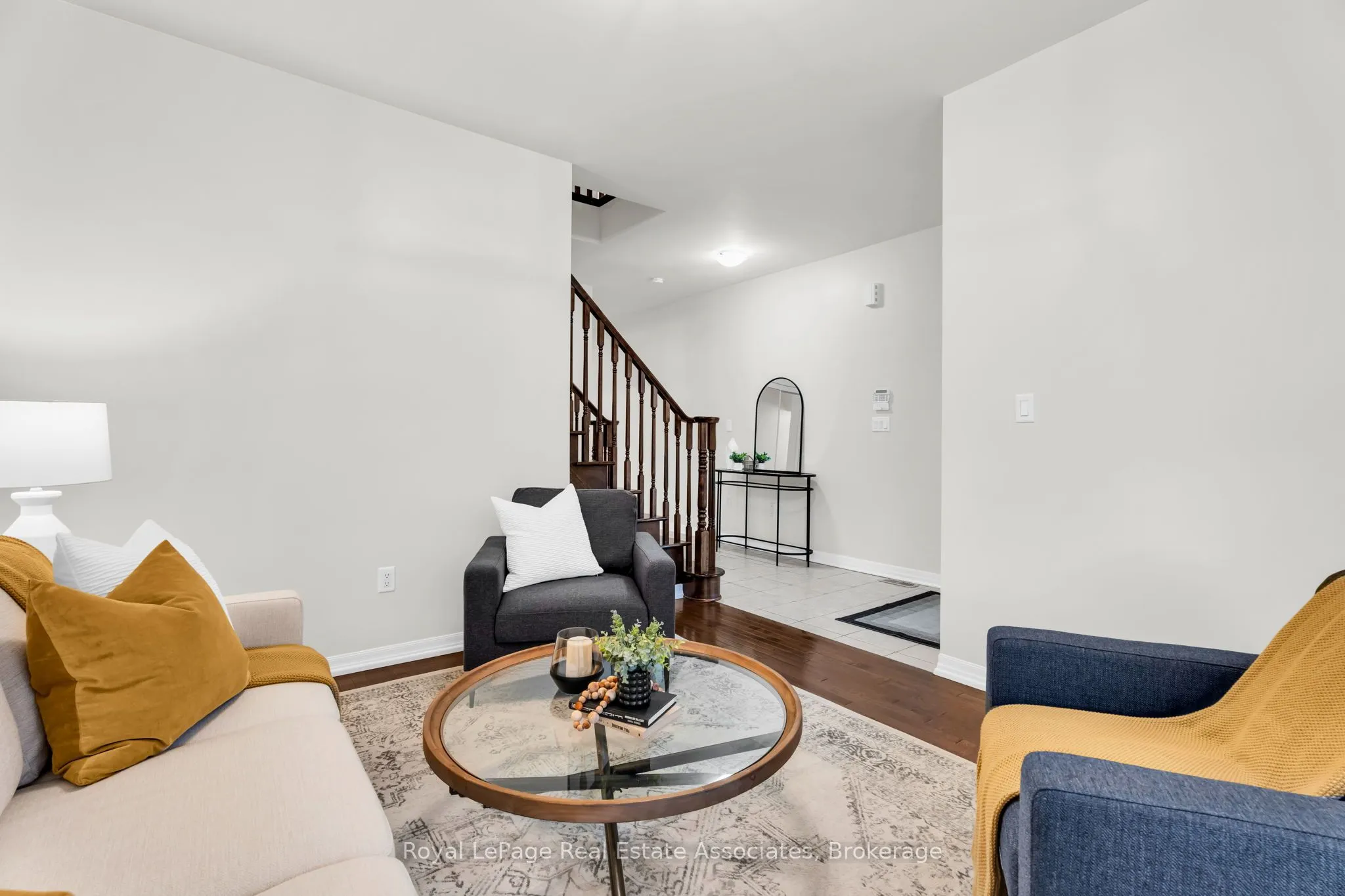 879 Etherington Way