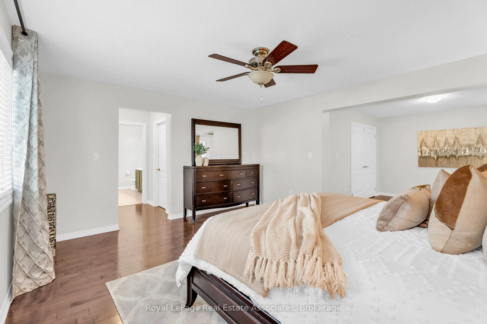 879 Etherington Way