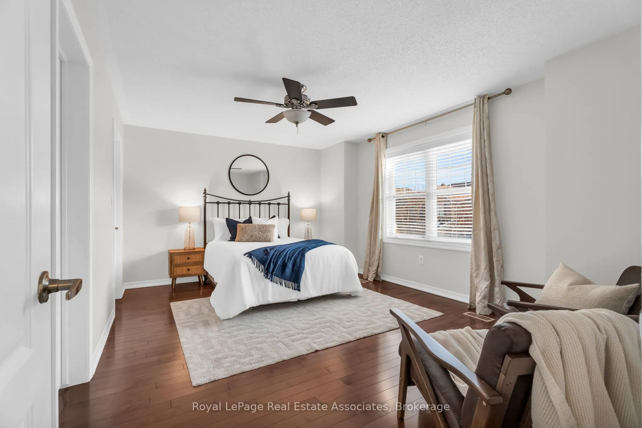 879 Etherington Way