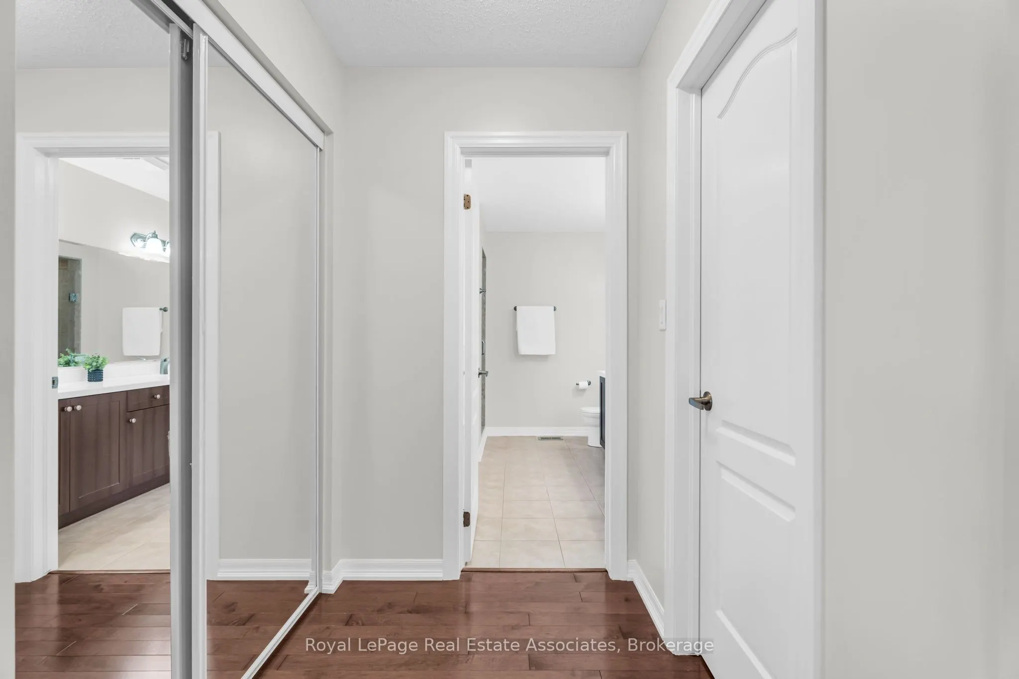 879 Etherington Way