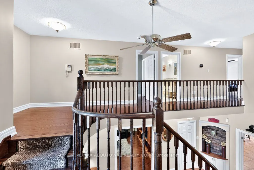 324 Oakridge Court