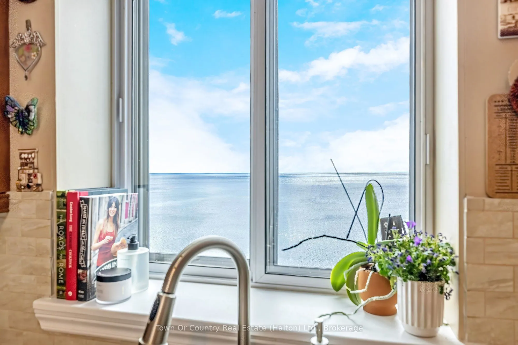 5250 Lakeshore Road #1906