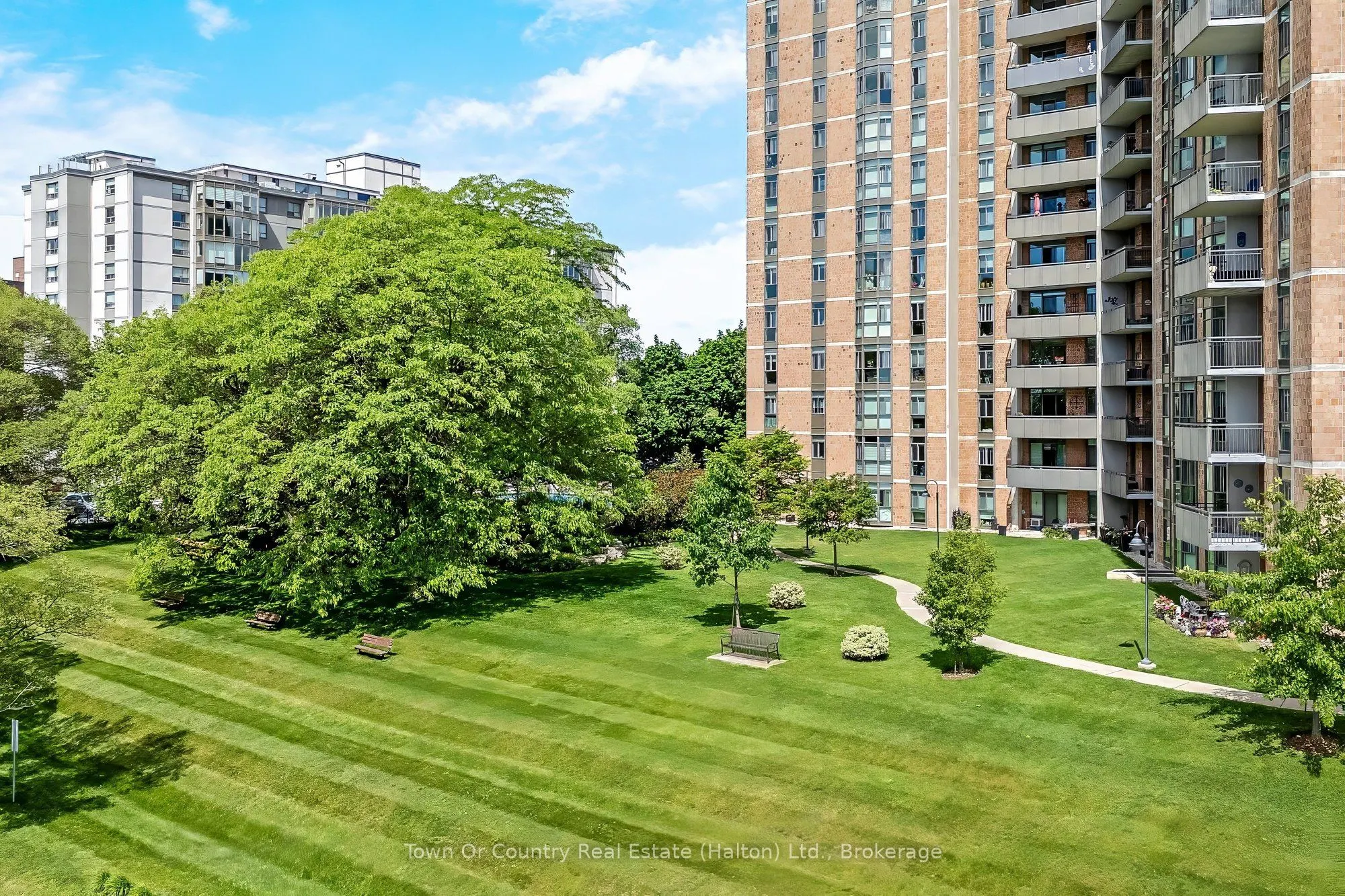 5250 Lakeshore Road #1906