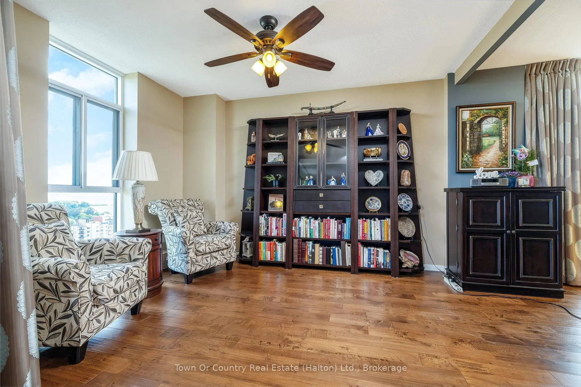 5250 Lakeshore Road #1906