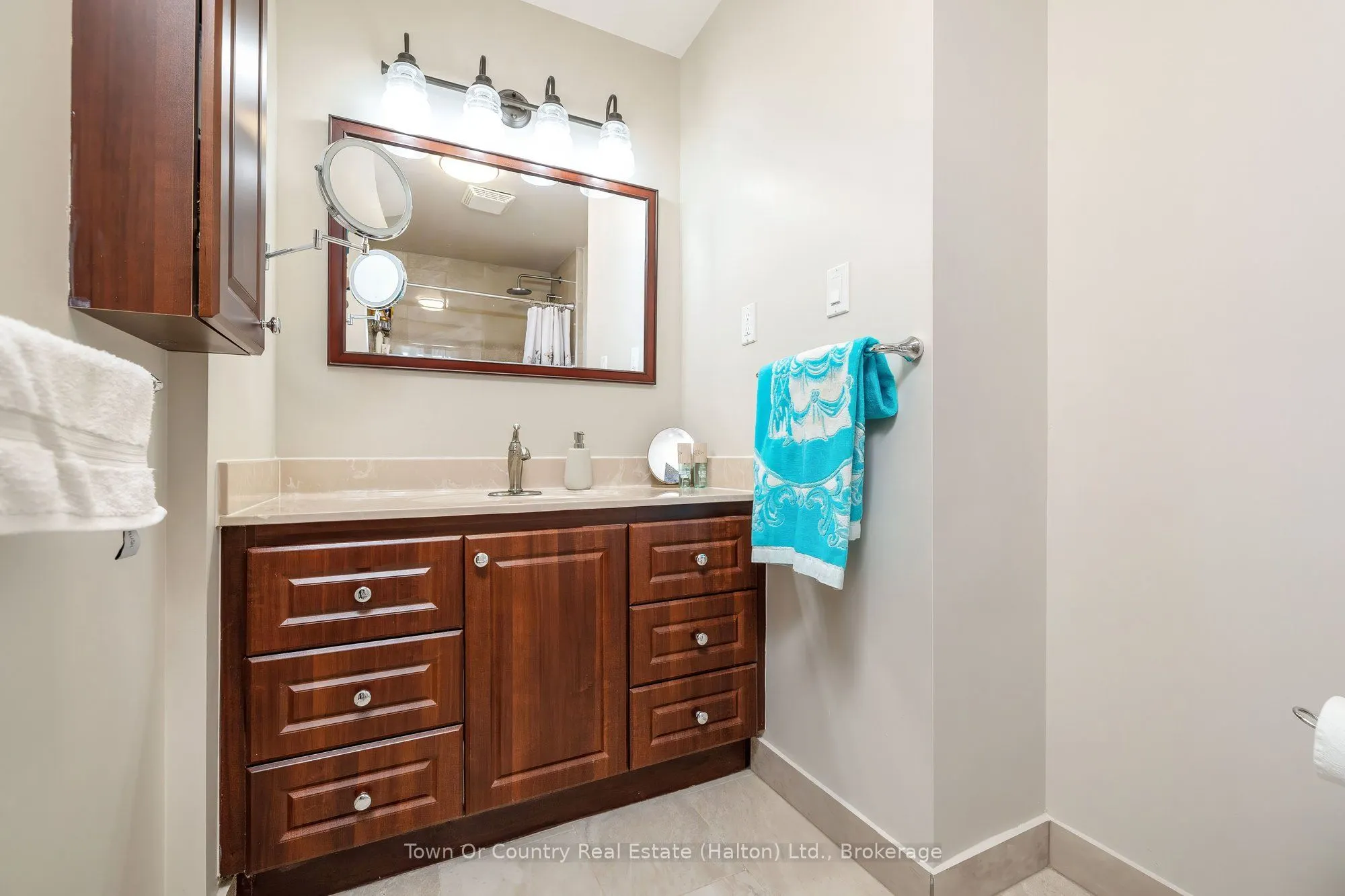 5250 Lakeshore Road #1906