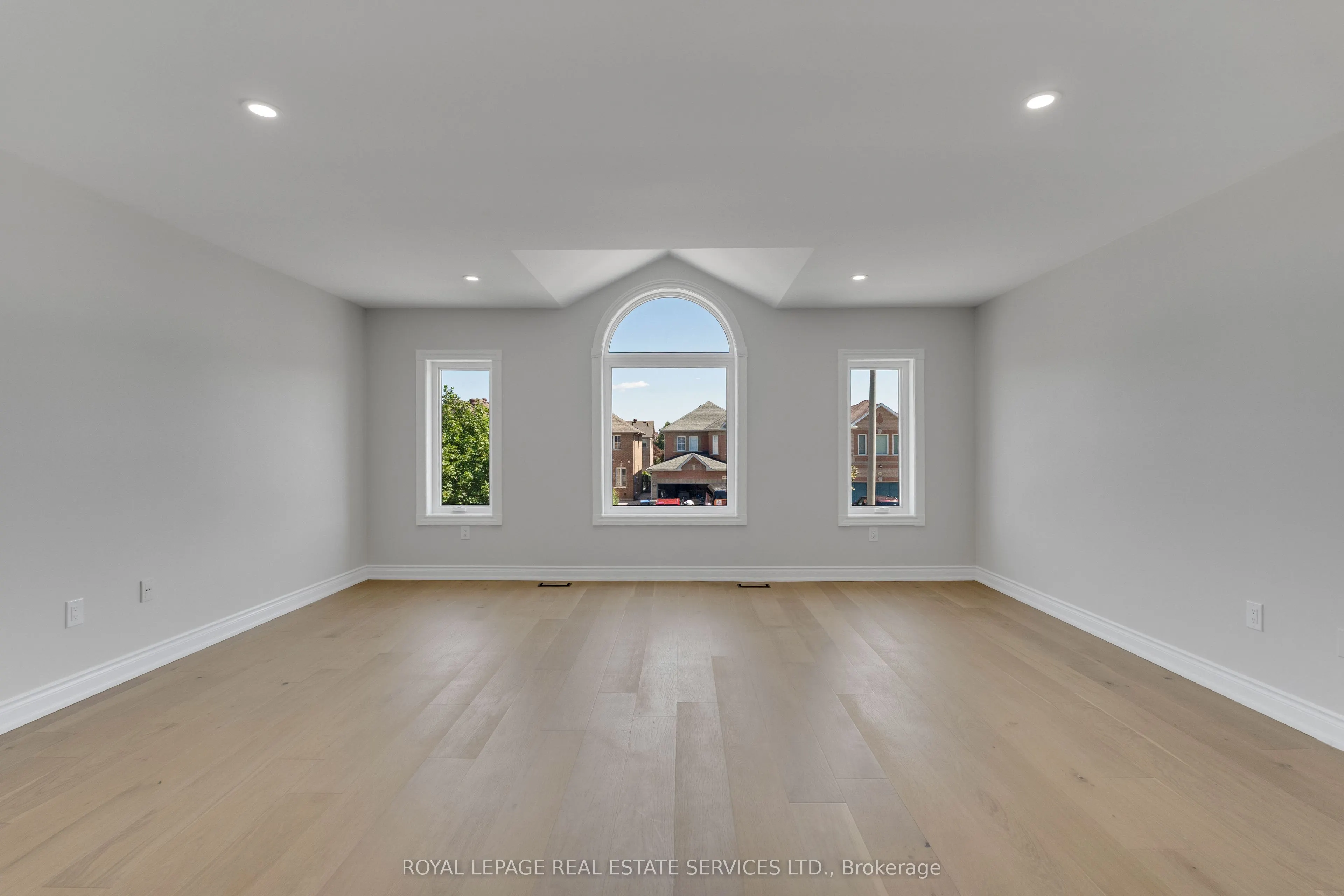 3955 Foxwood Avenue