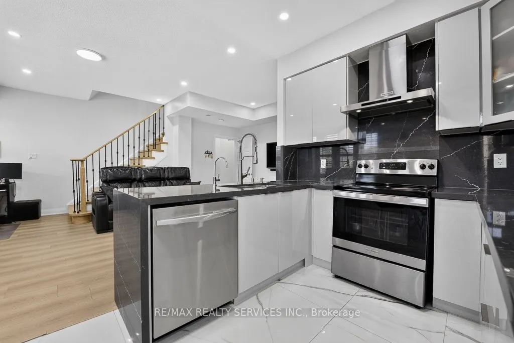 180 Howden Boulevard #15